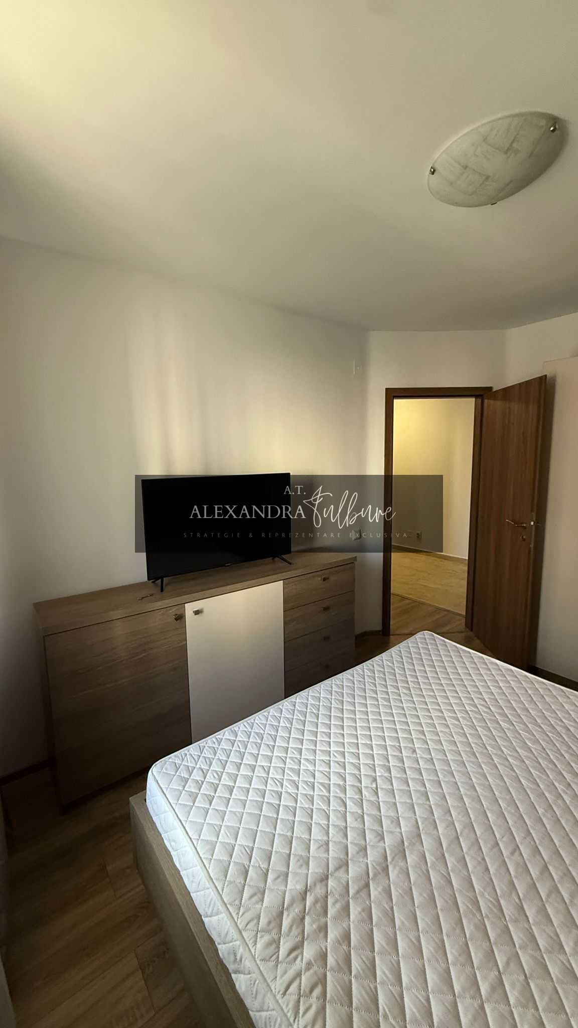Apartament 2 camere, etaj intermediar, balcon, parcare, Terra — fotografia 4