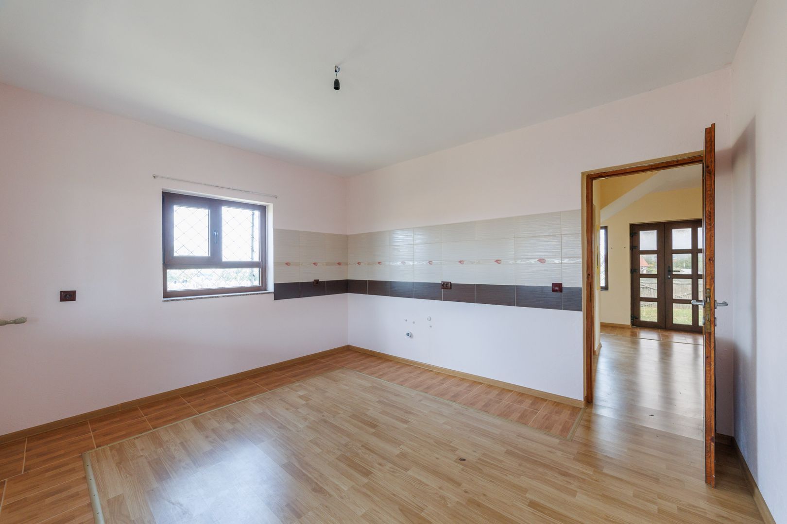 Casa P+M cu 4 camere si teren de 705 mp | Pitesti – Strada Zborului