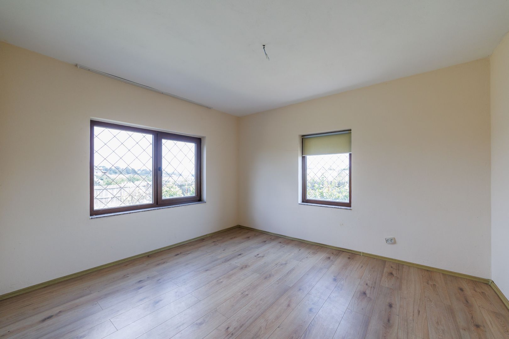Casa P+M cu 4 camere si teren de 705 mp | Pitesti – Strada Zborului — fotografia 13