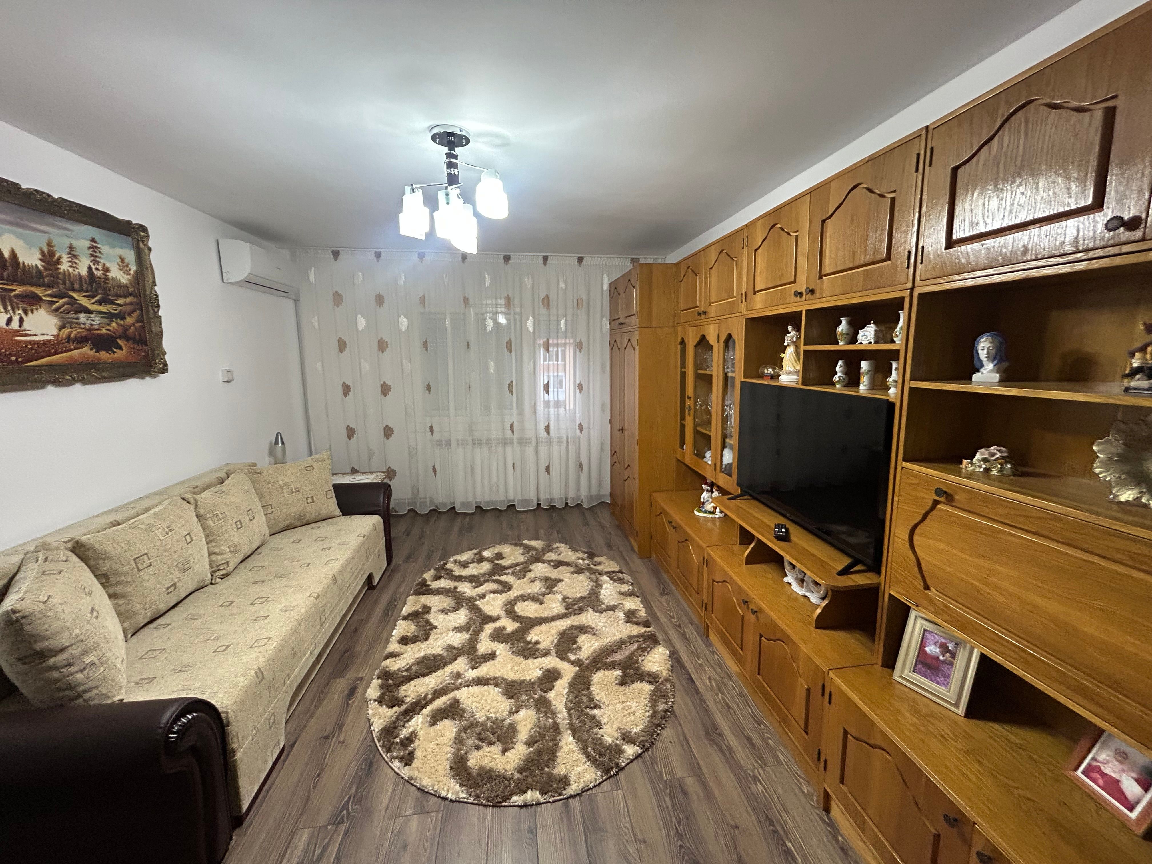Apartament 2 camere, decomandat - Cugir — fotografia 3