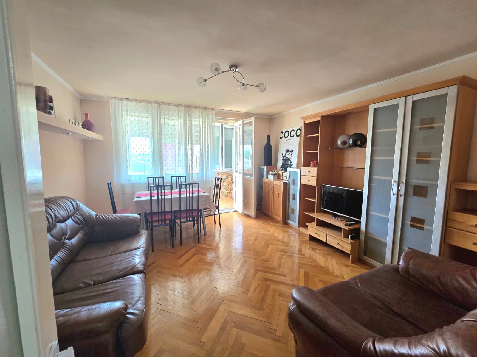 📍 De închiriat — apartament modern pe B-dul Closca , Satu Mare 🏡