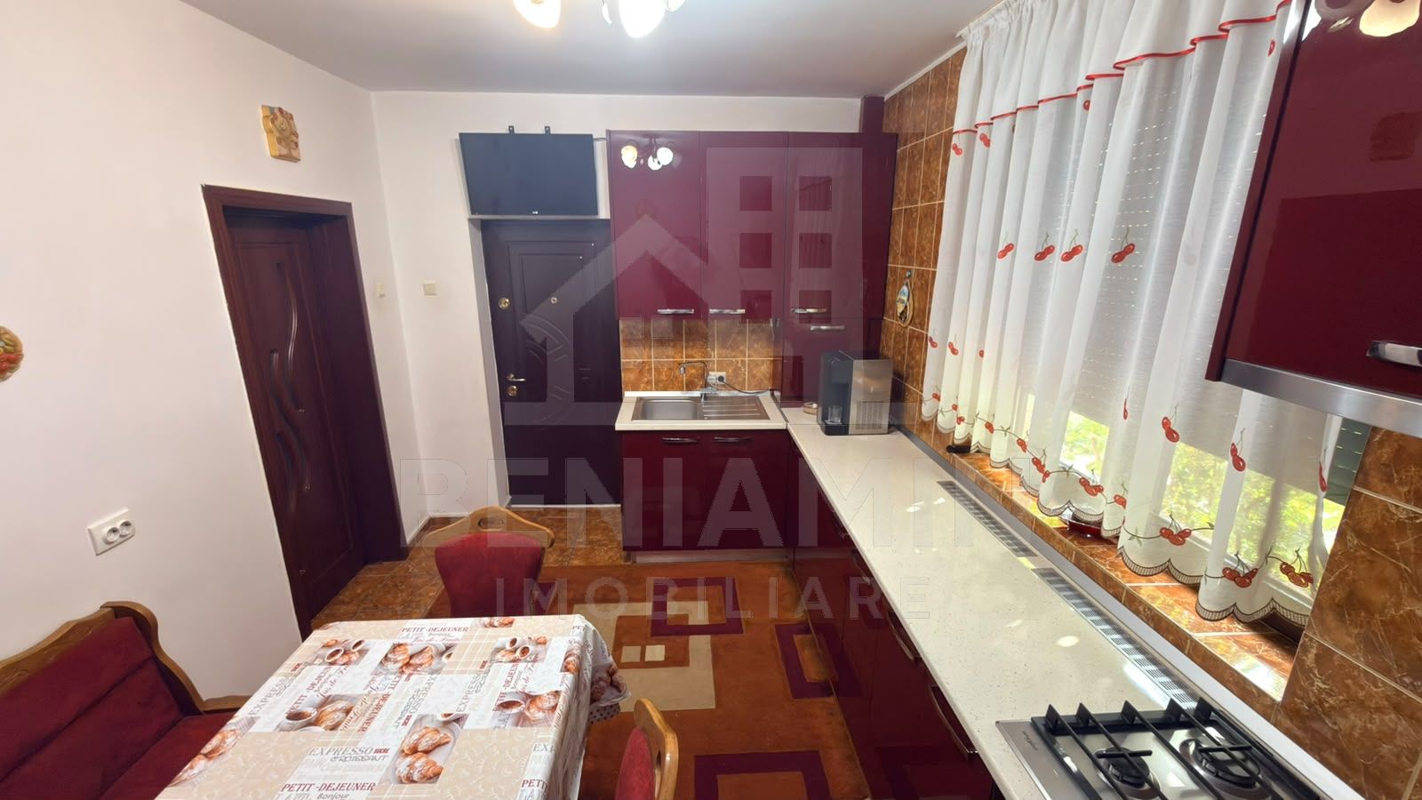 Vila-Premium-8-Camere-Teren-800mp-Panouri-6kw-Magazin-Inclus — fotografia 14
