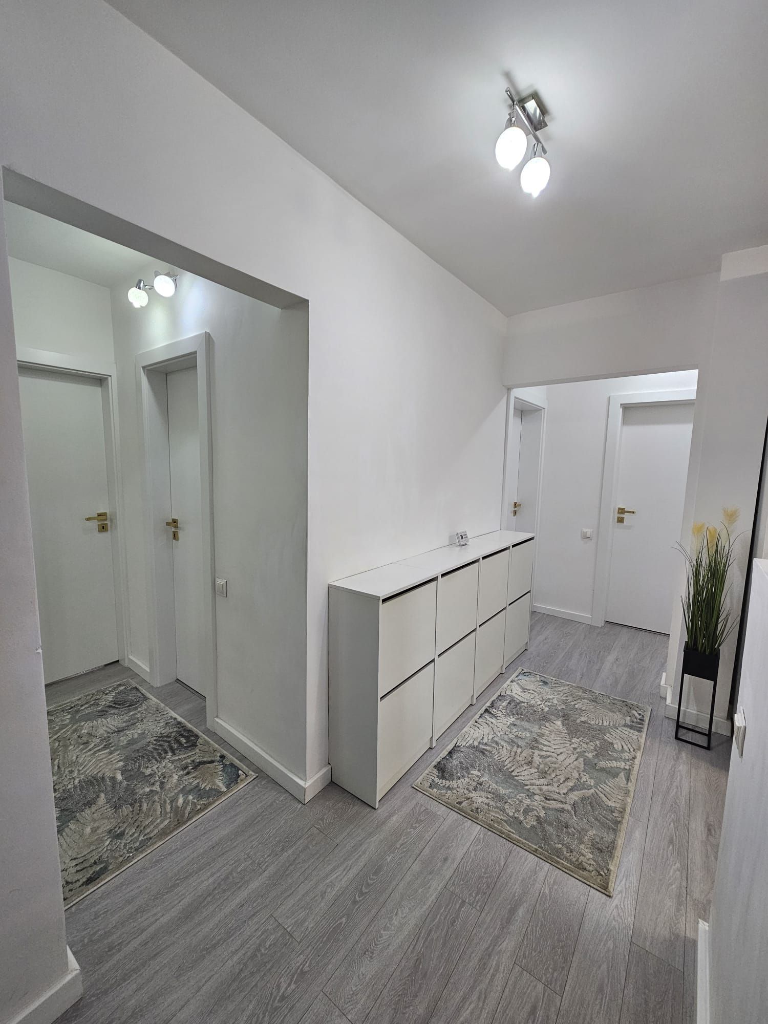 Apartament 3 camere,2 bai,70 mp,bloc izolat ,cartier,Tudor — fotografia 5