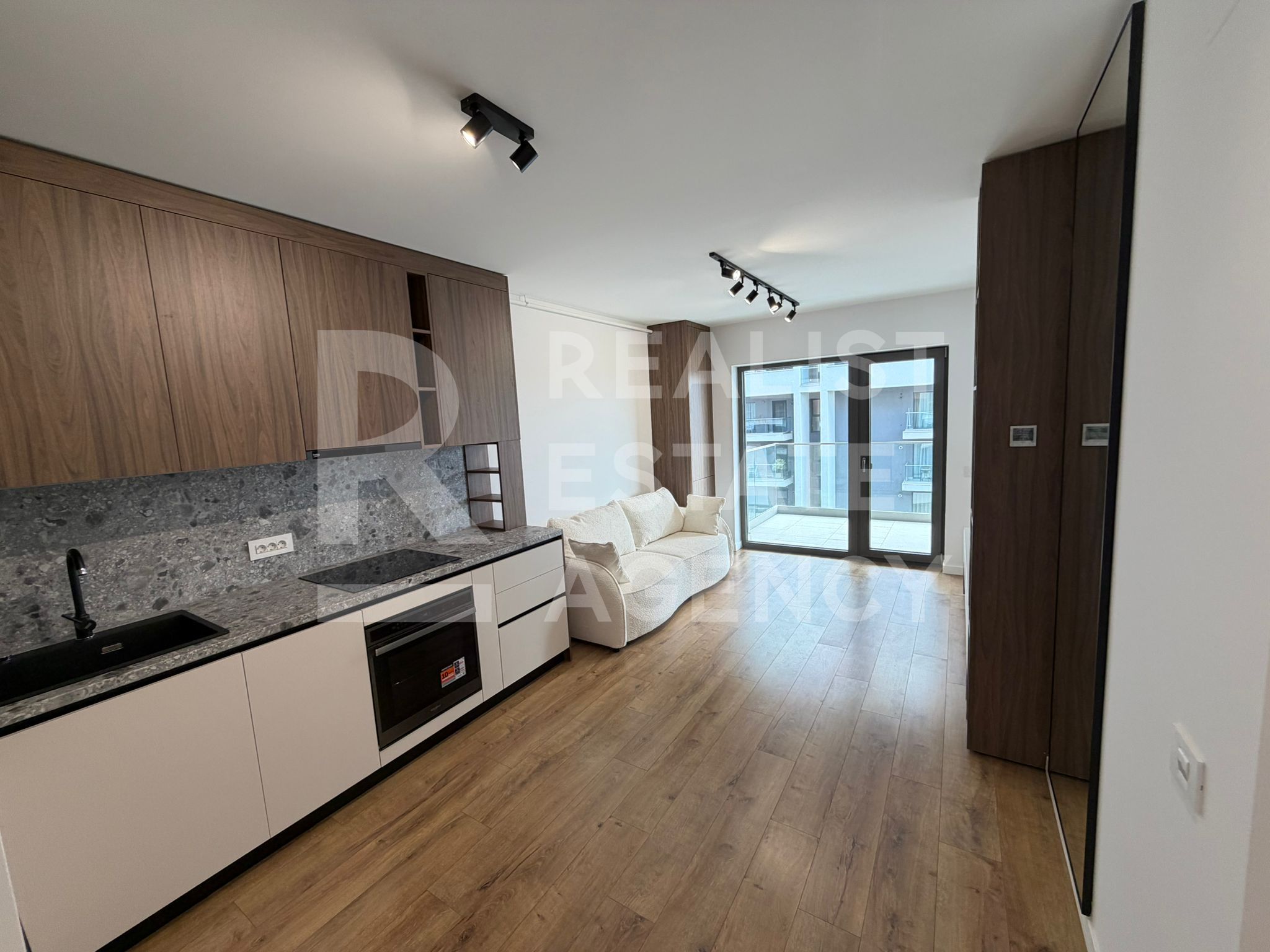 Studio dublu de vânzare în complexul PrimaVista