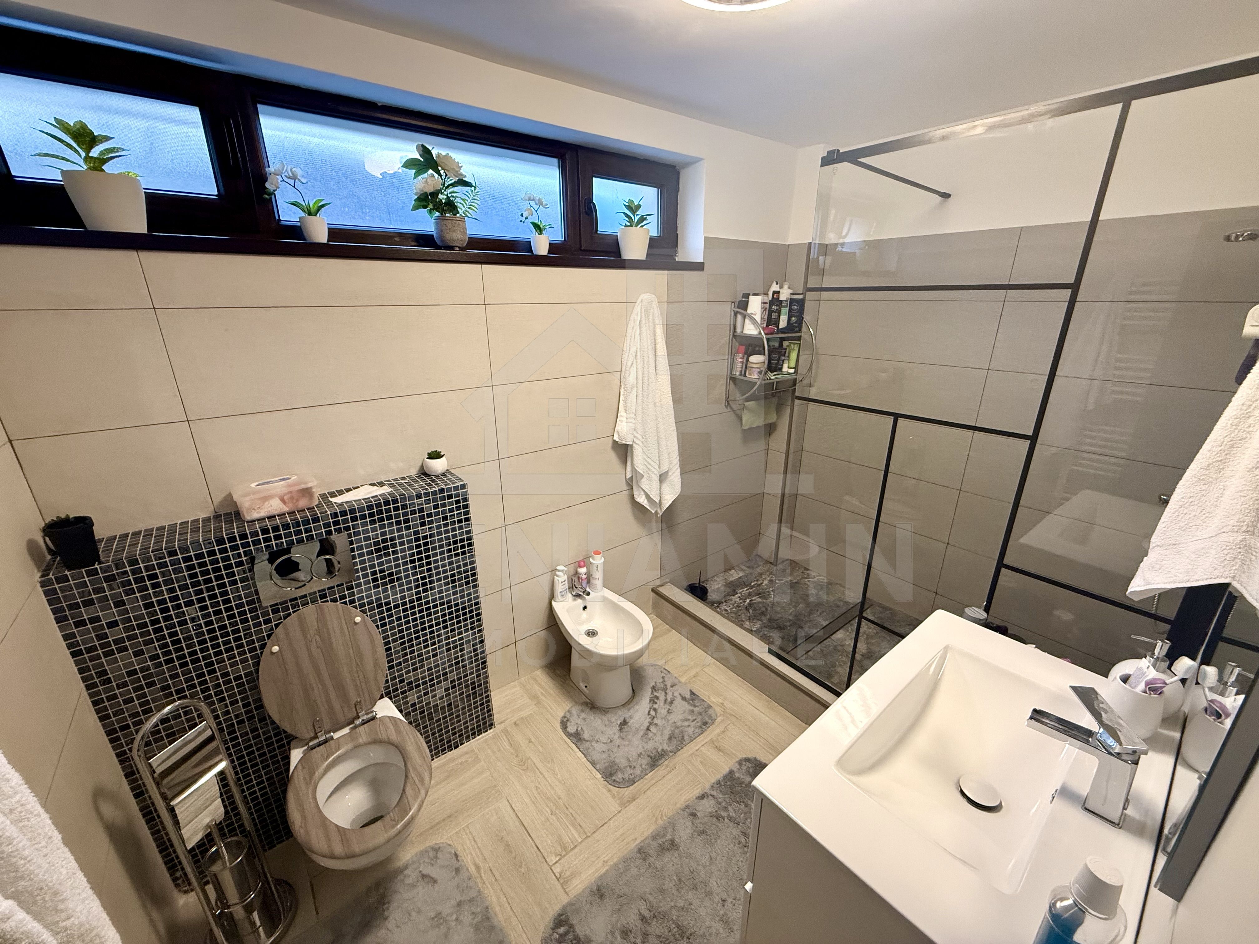 3 camere - 92mp - 2017 -mobilat -utilat - centrala - Gradina Botanica — fotografia 7
