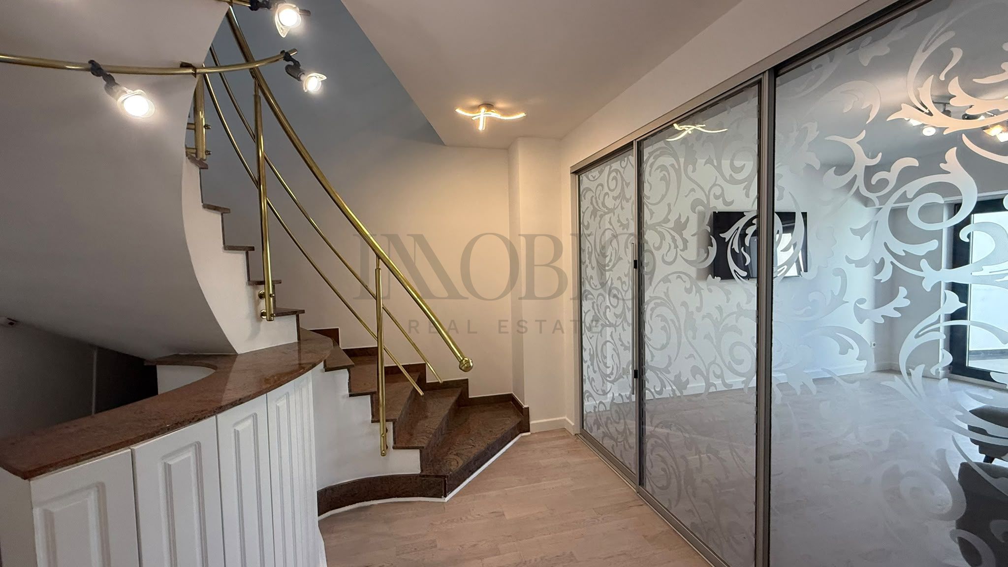 Apartament 4 camere tip duplex penthouse | Terasă 30 mp2 | Unirii — fotografia 5