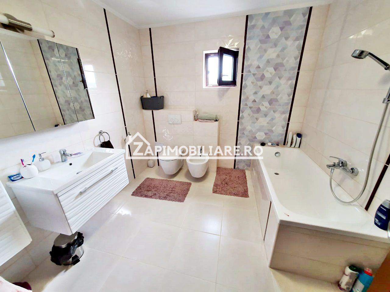 Casa 5 camere, 180 mp, 500 mp teren, garaj — fotografia 4