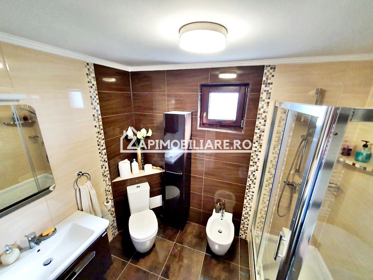Casa 5 camere, 180 mp, 500 mp teren, garaj — fotografia 5