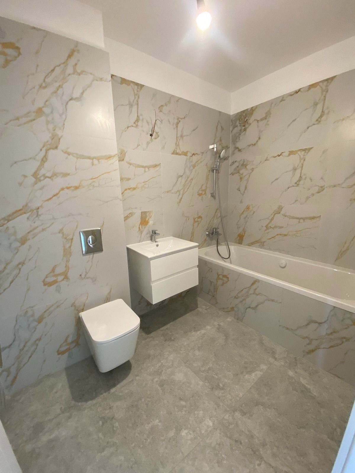 Vand Apartament 3 camere cu terasa in imobil nou Pipera — fotografia 3