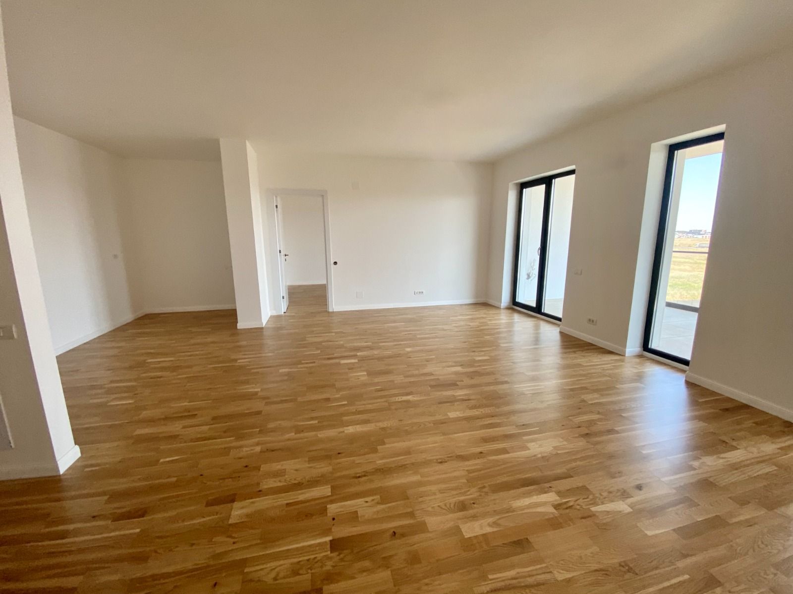 Vand Apartament 3 camere cu terasa in imobil nou Pipera — fotografia 4