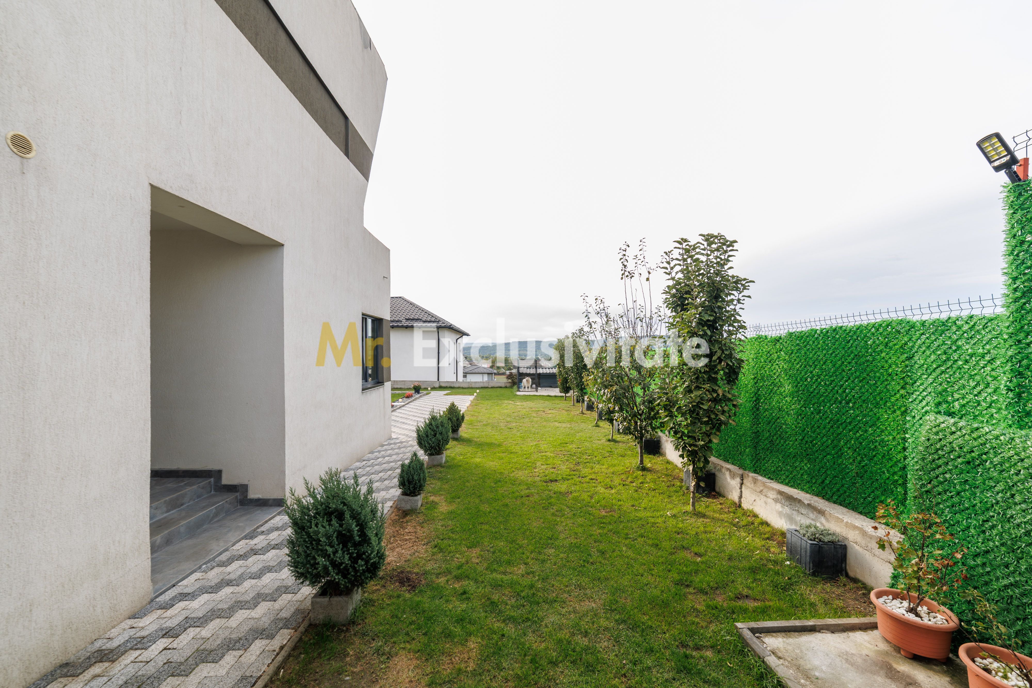 Casa moderna, constructie solida -view panoramic -Mioveni-Arges! — fotografia 19