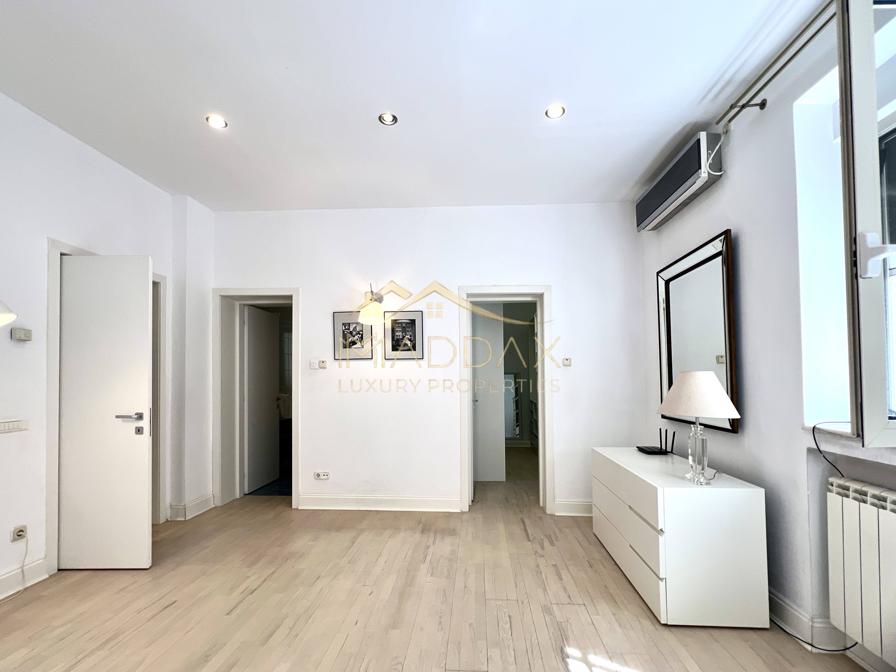 Apartament in Vila | Dorbanti - Capitale | De Vanzare | 1946 — fotografia 5
