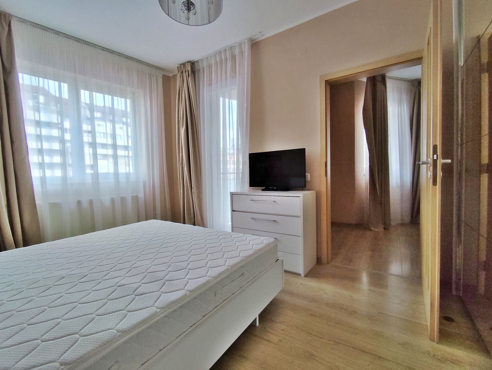 Apart.3 camere in Calea Aradului nr.4 - Cartierul Luceafarul, Oradea — fotografia 5