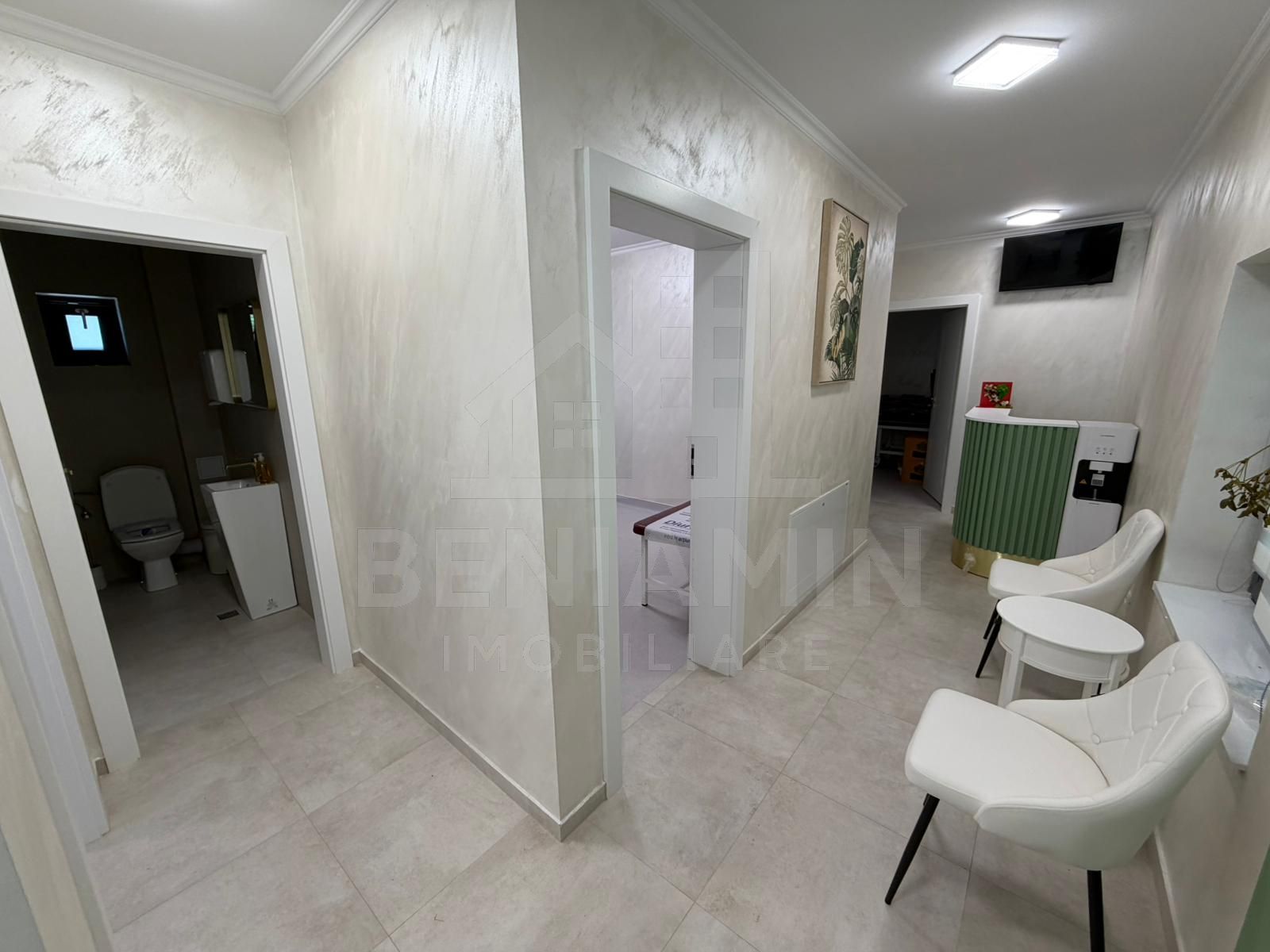 Spatiu modern cabinete medicale parter 50mp Toporasi Promenada — fotografia 3