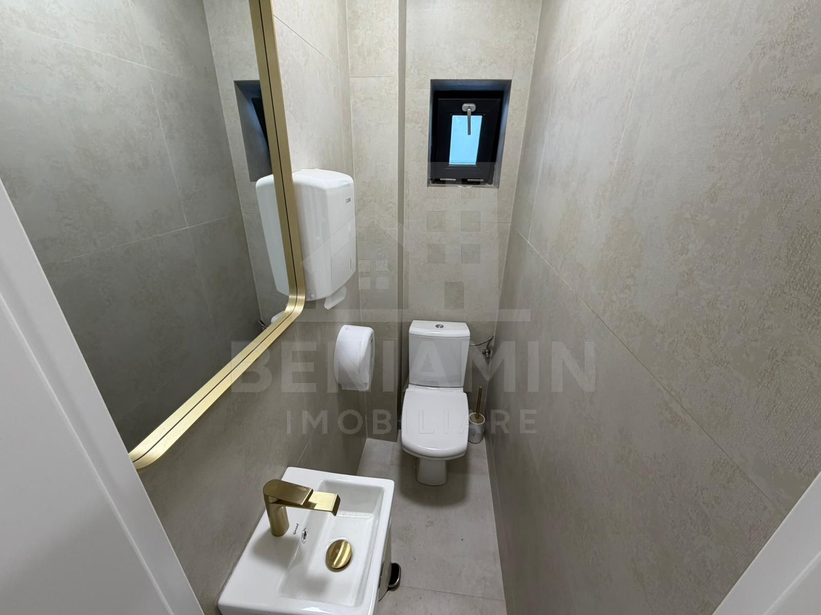 Spatiu modern cabinete medicale parter 50mp Toporasi Promenada — fotografia 7