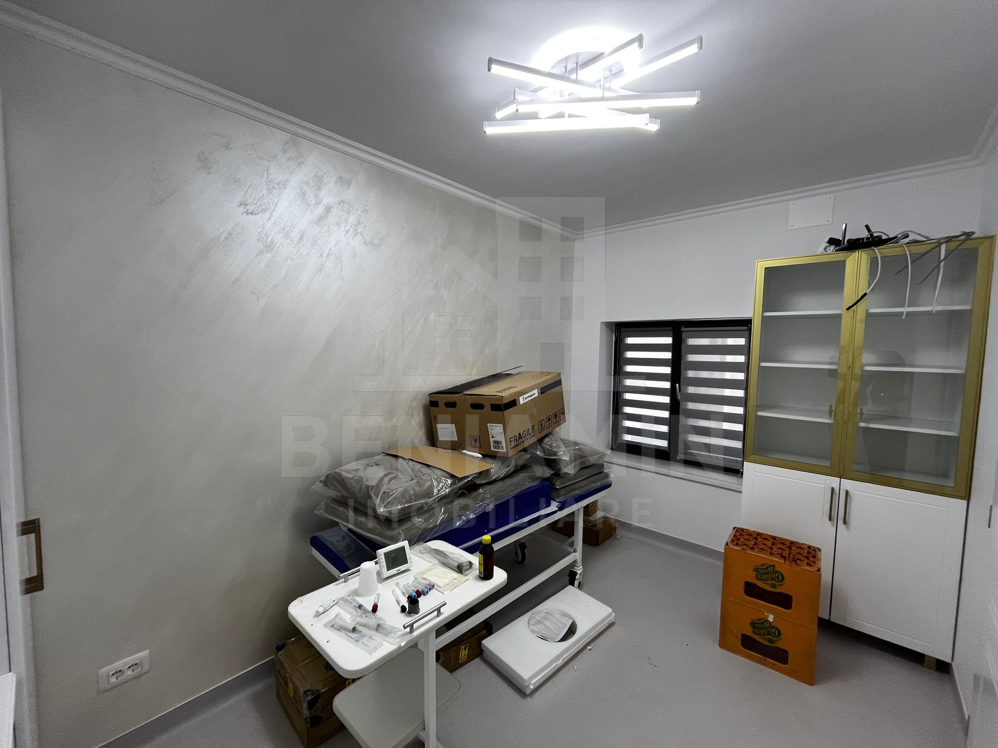 Spatiu modern cabinete medicale parter 50mp Toporasi Promenada — fotografia 9