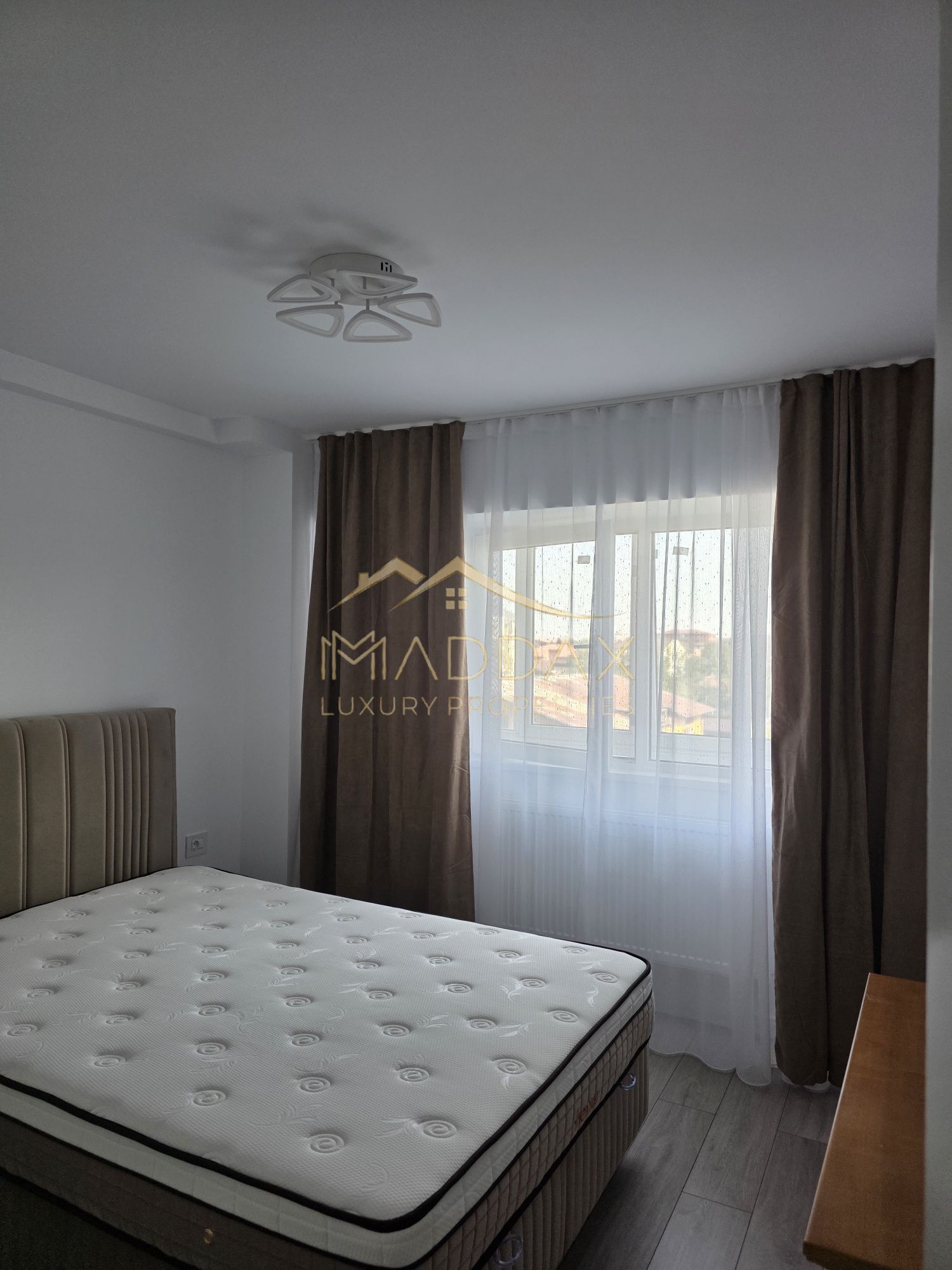 Prima închiriere | 3 camere | Renovat integral | Central | Proximitate metrou — fotografia 4