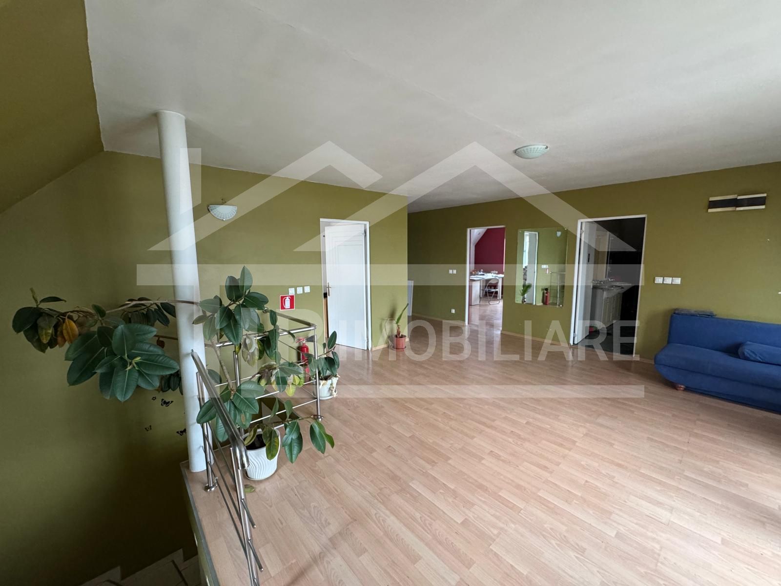 Vila cu 6 camere, 420mp,  teren 720mp, parcari, Zona Shopping City — fotografia 11