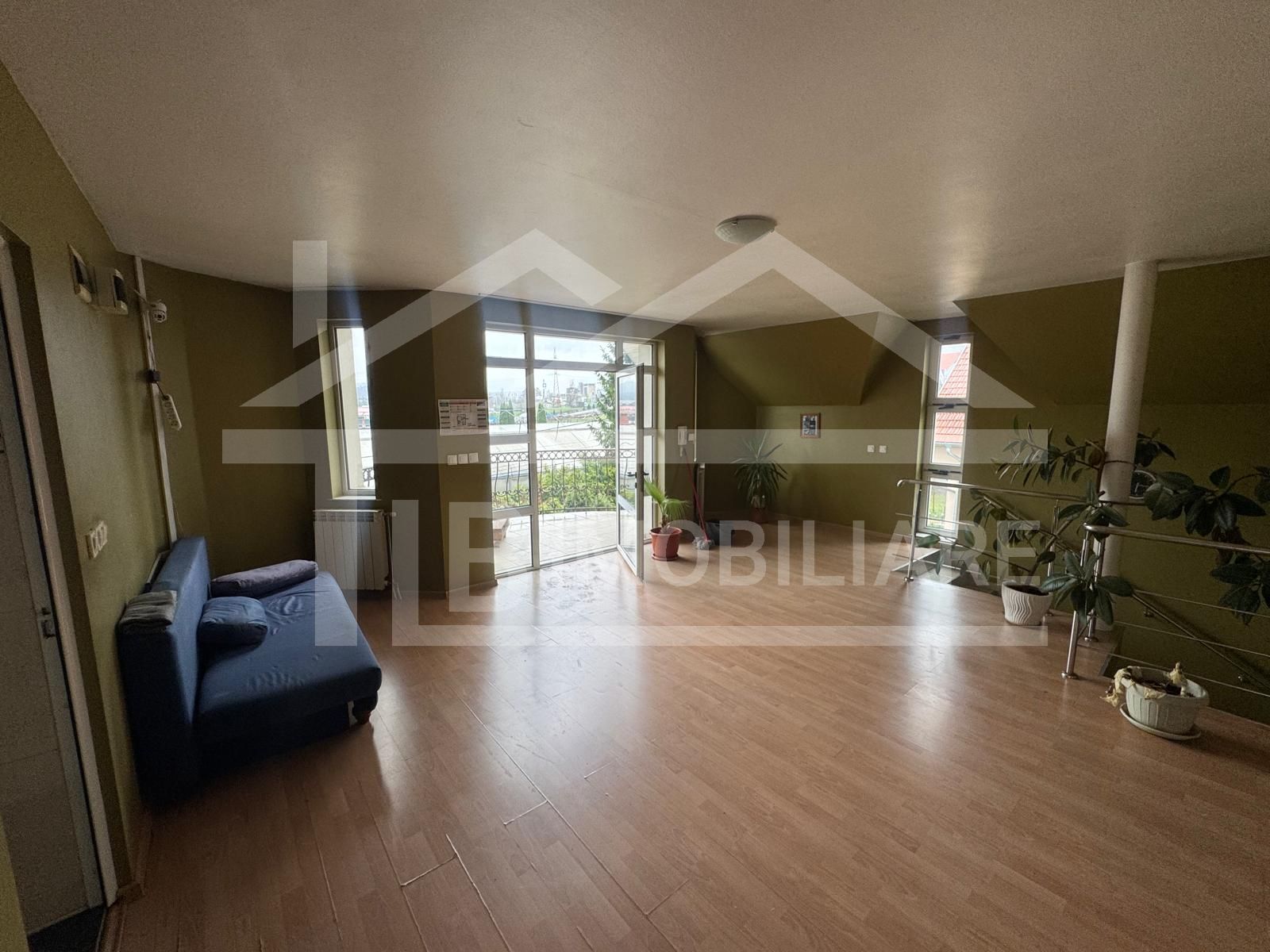 Vila cu 6 camere, 420mp,  teren 720mp, parcari, Zona Shopping City — fotografia 19