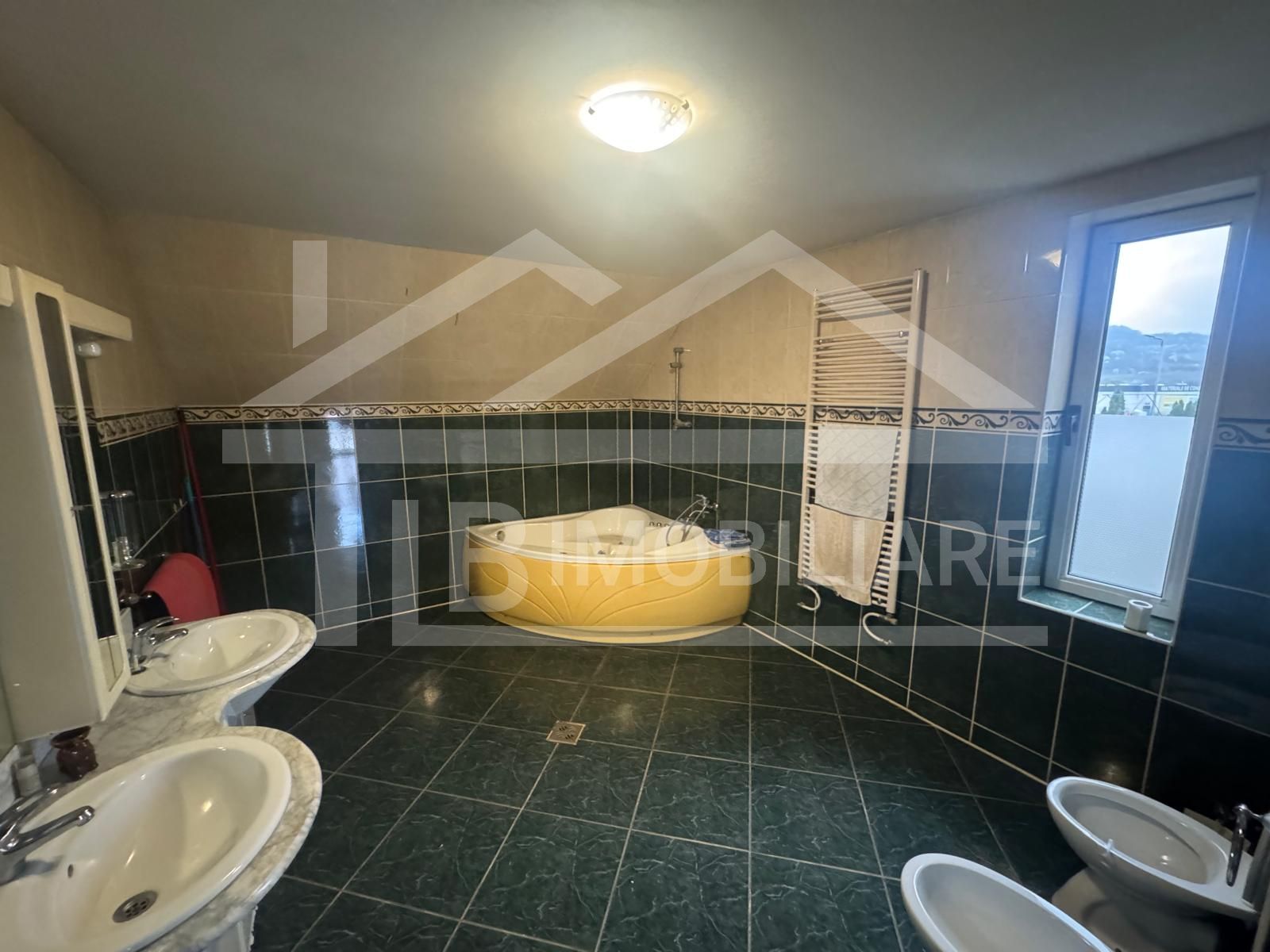 Vila cu 6 camere, 420mp,  teren 720mp, parcari, Zona Shopping City — fotografia 25