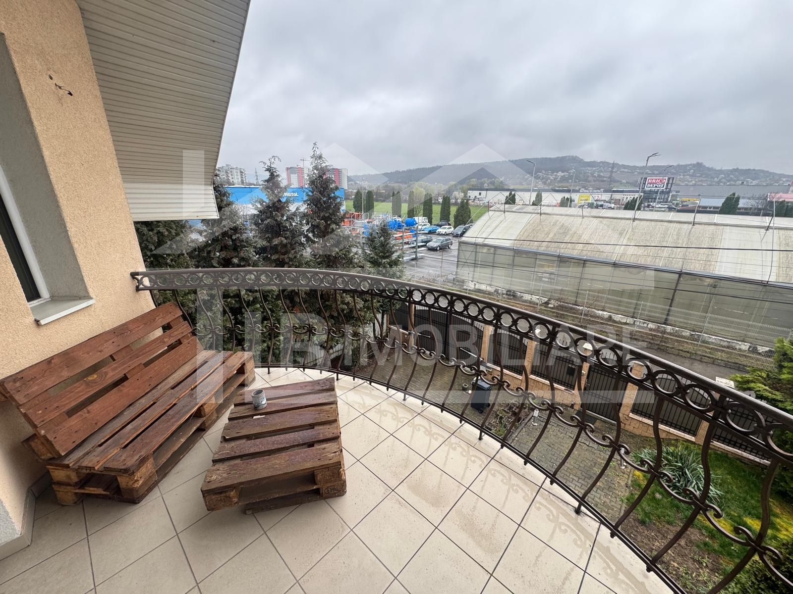 Vila cu 6 camere, 420mp,  teren 720mp, parcari, Zona Shopping City — fotografia 31
