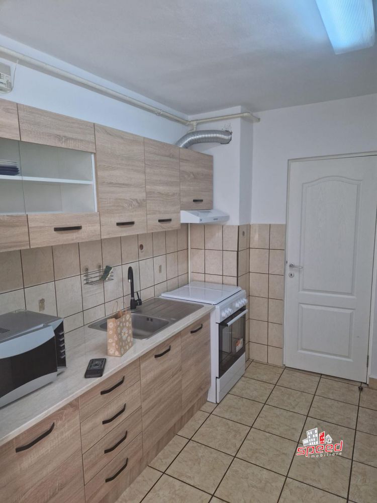 De închiriat apartament cu 3 camere în Tg Mureș - Tudor