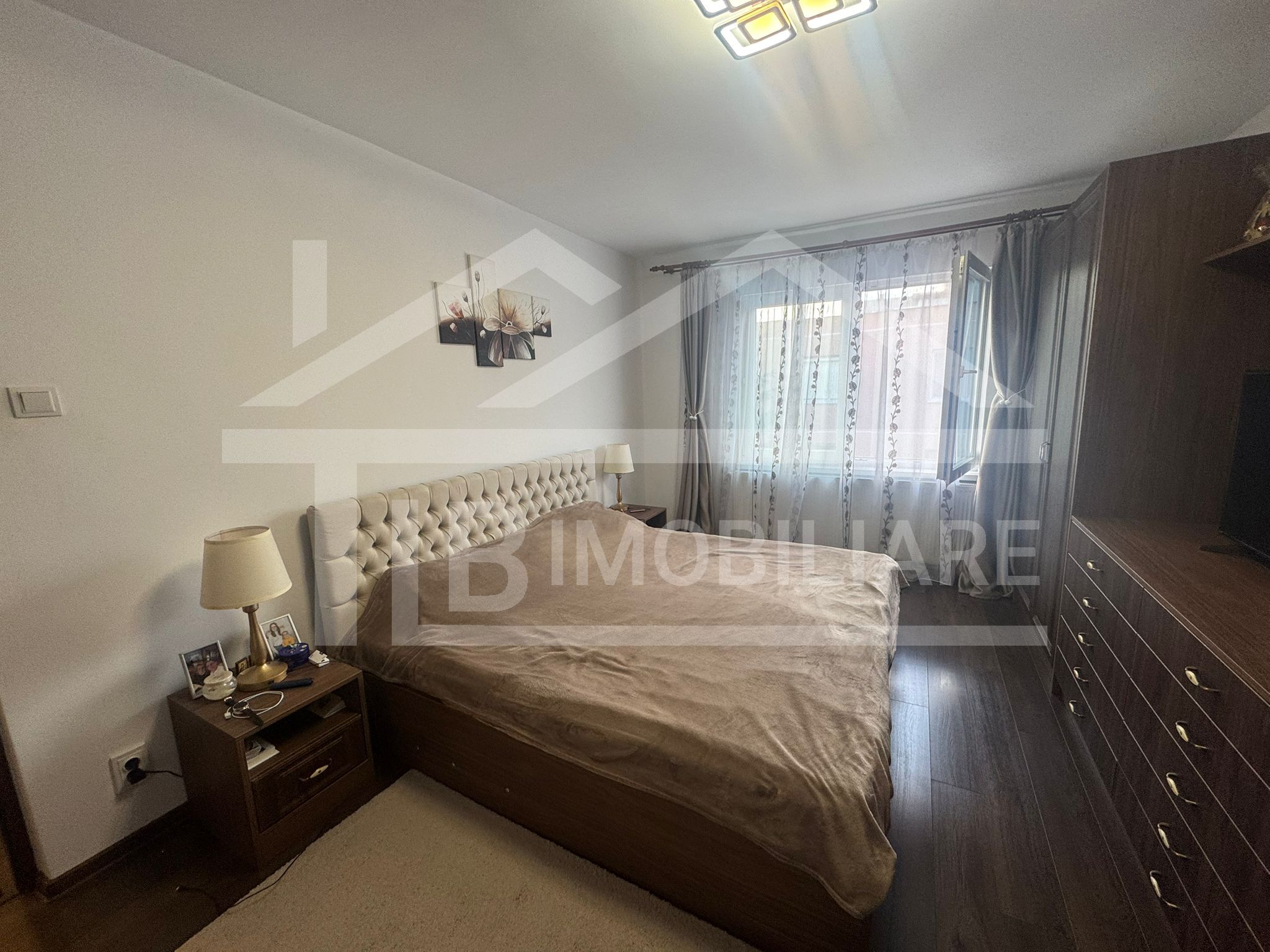 Apartament cu 3 camere, 70 mp, decomandat, garaj, Zona Fortuna