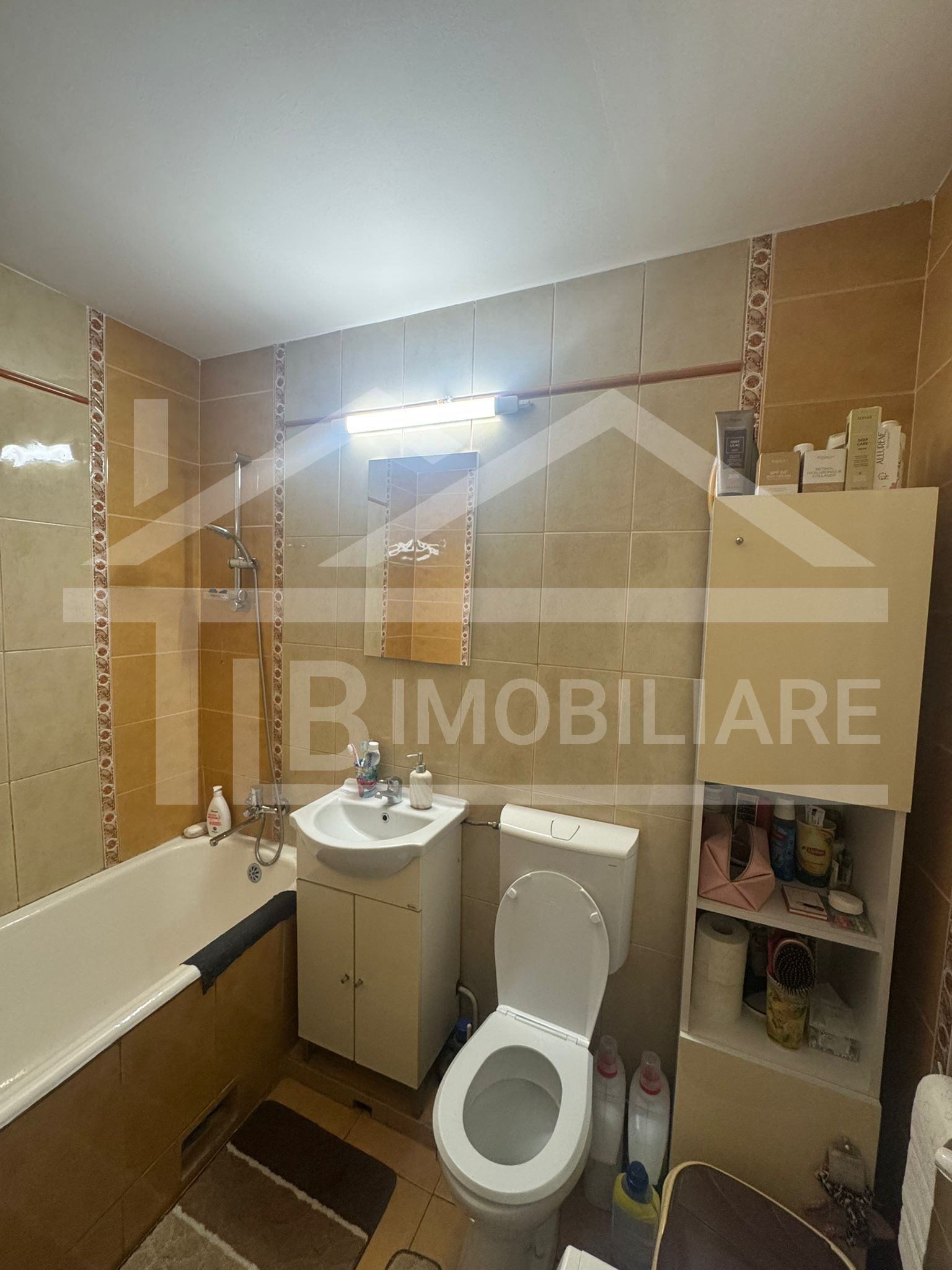Apartament cu 3 camere, 70 mp, decomandat, garaj, Zona Fortuna — fotografia 11