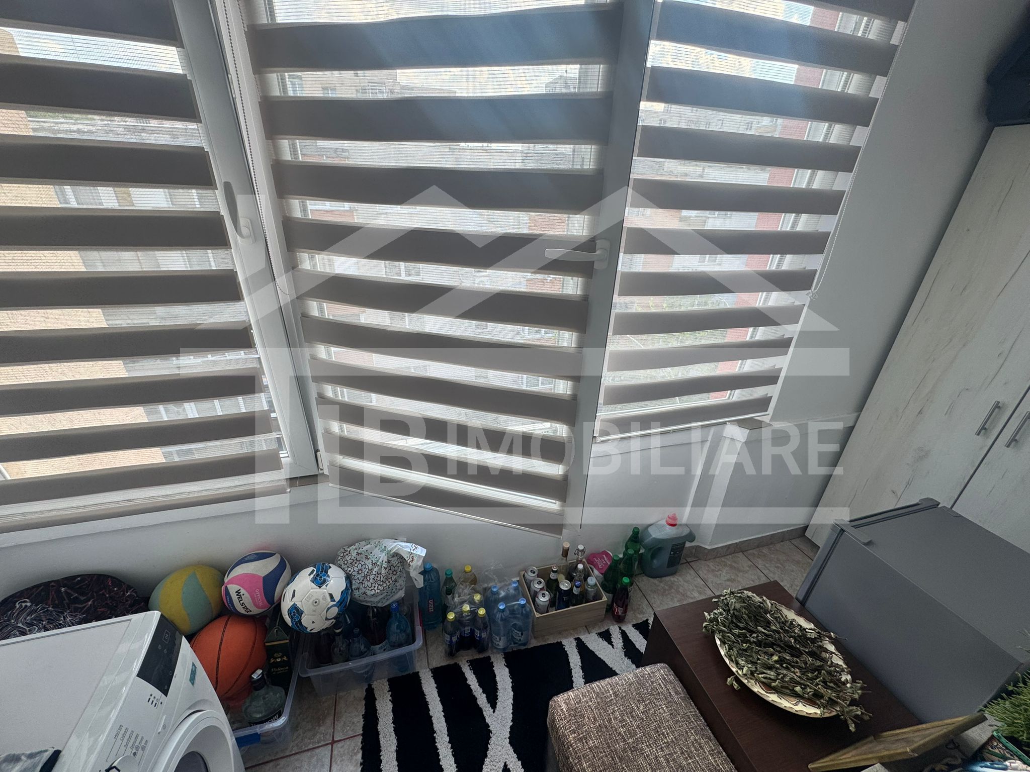 Apartament cu 3 camere, 70 mp, decomandat, garaj, Zona Fortuna — fotografia 12