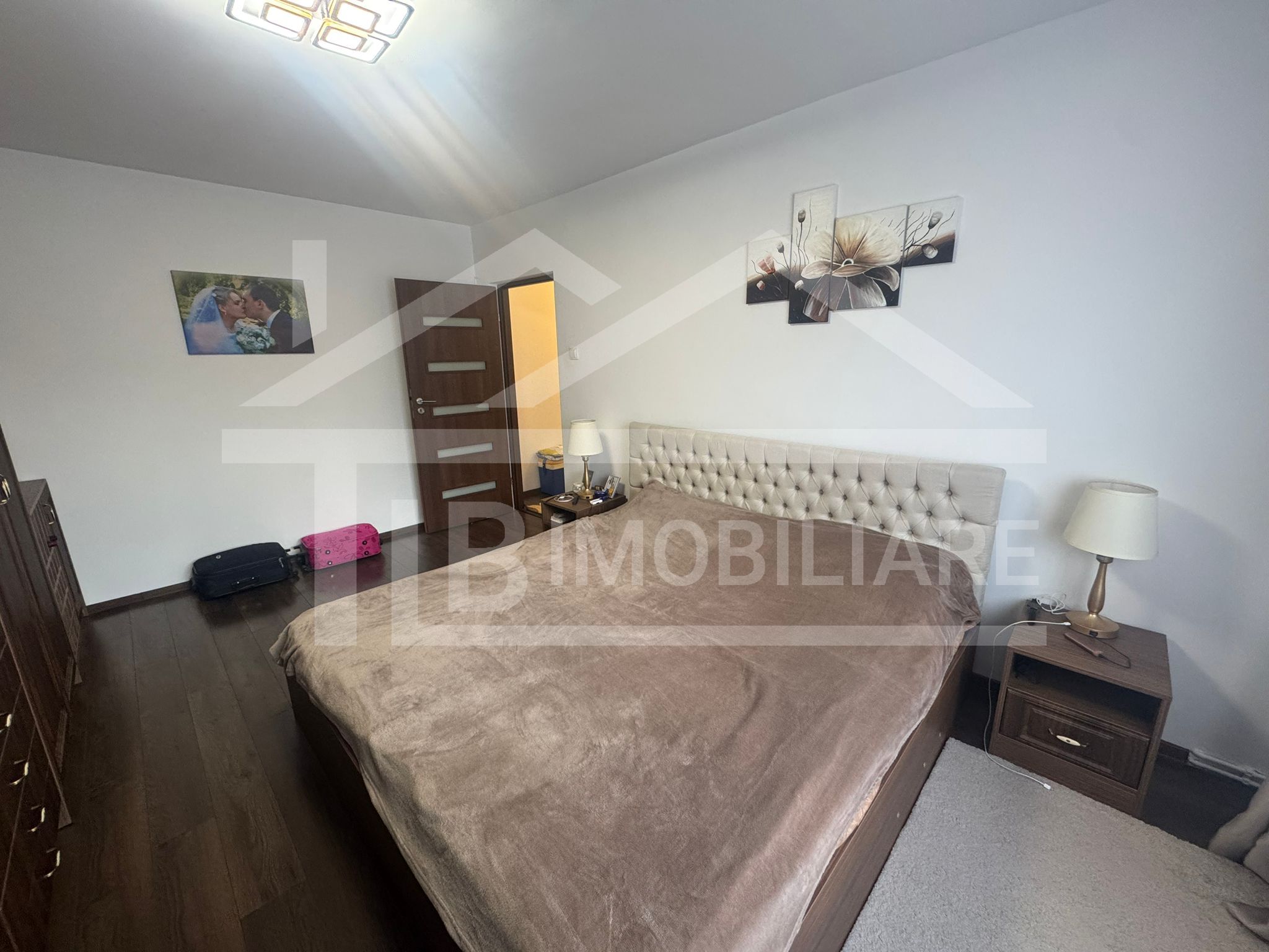 Apartament cu 3 camere, 70 mp, decomandat, garaj, Zona Fortuna — fotografia 3