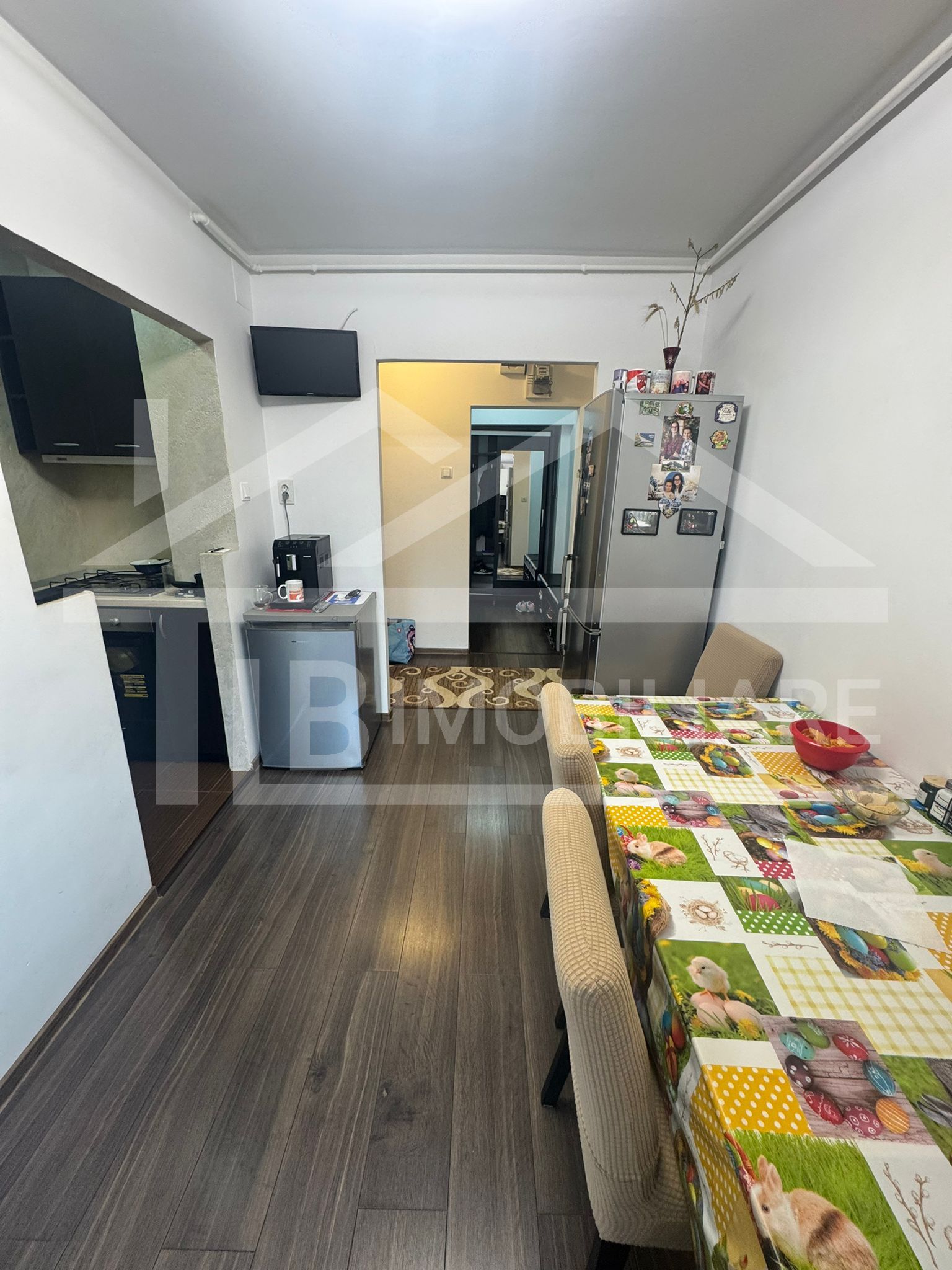 Apartament cu 3 camere, 70 mp, decomandat, garaj, Zona Fortuna — fotografia 9