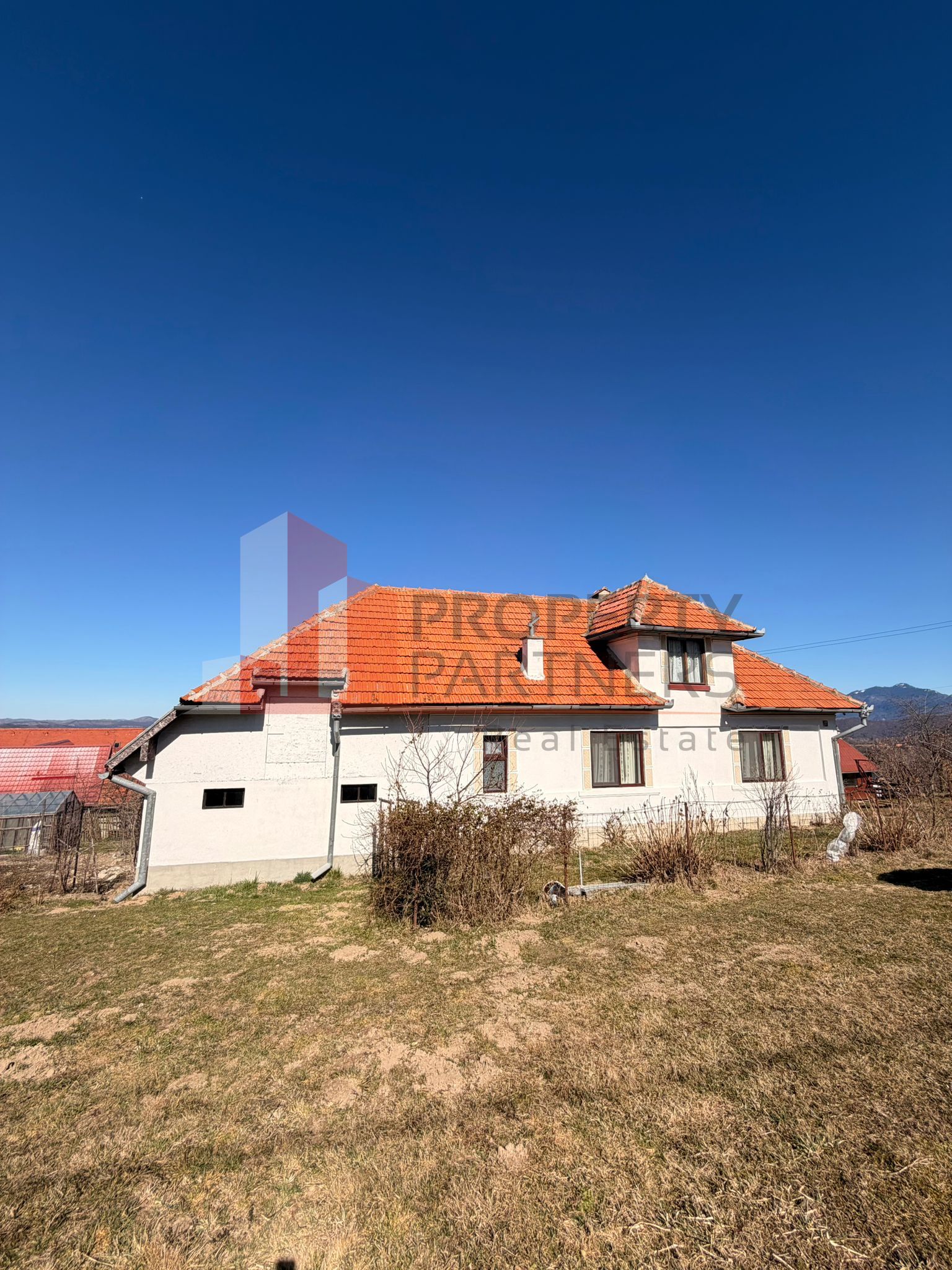 Casă tradițională cu 1800 mp teren  în Sohodol, Bran | Priveliște superba — fotografia 4
