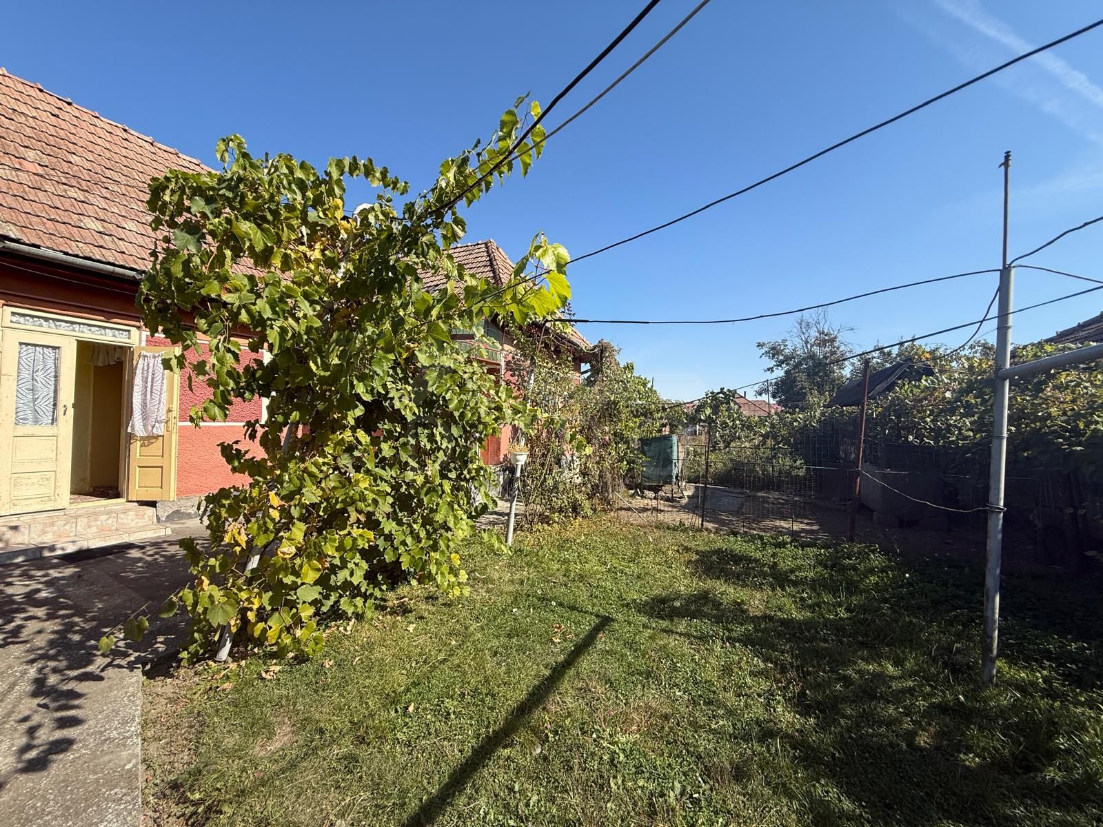 Casă în Ungheni preț 75.000 . 1100 mp teren — fotografia 3