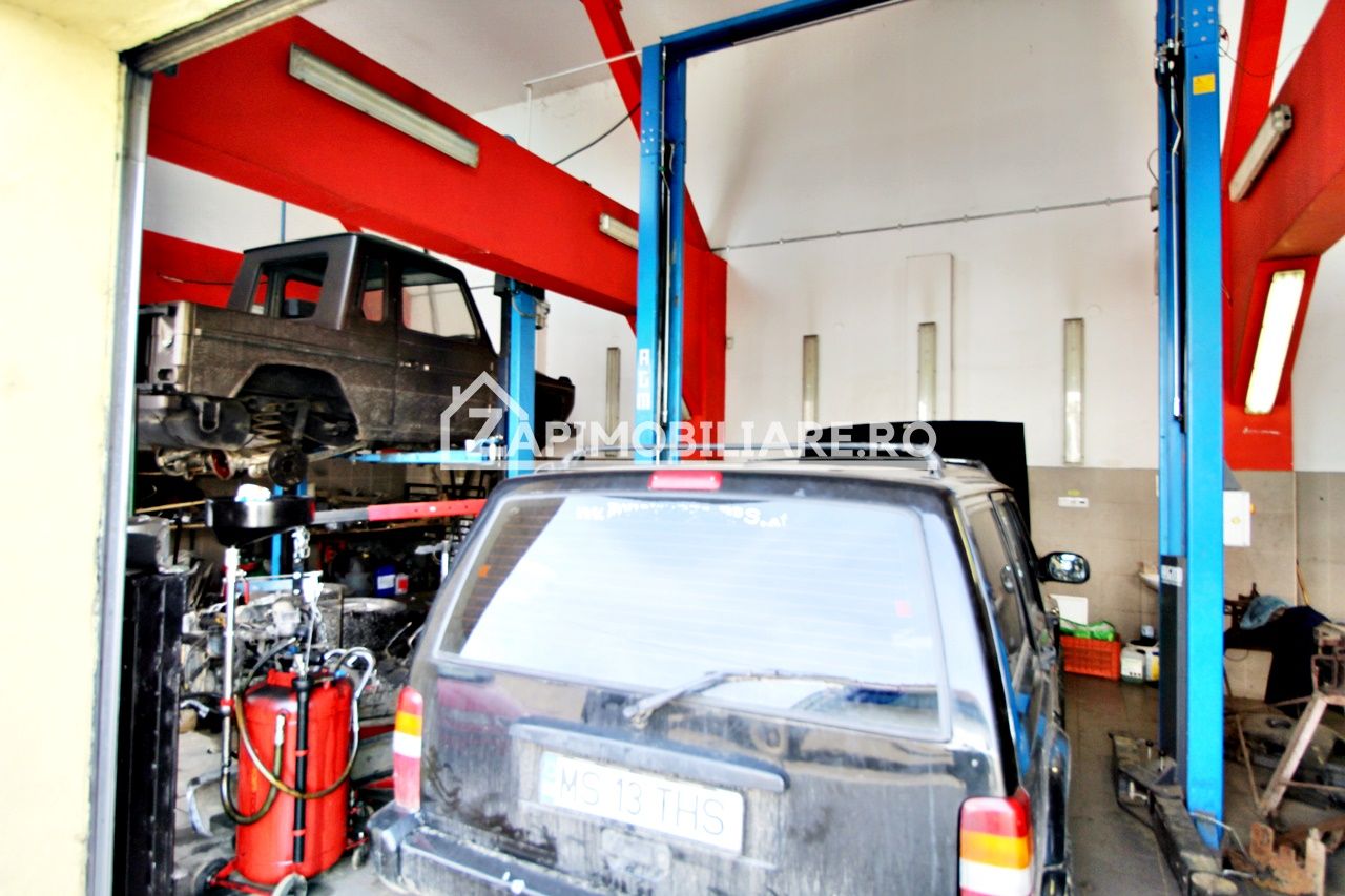 Boxă pentru service auto cu elevator — fotografia 3