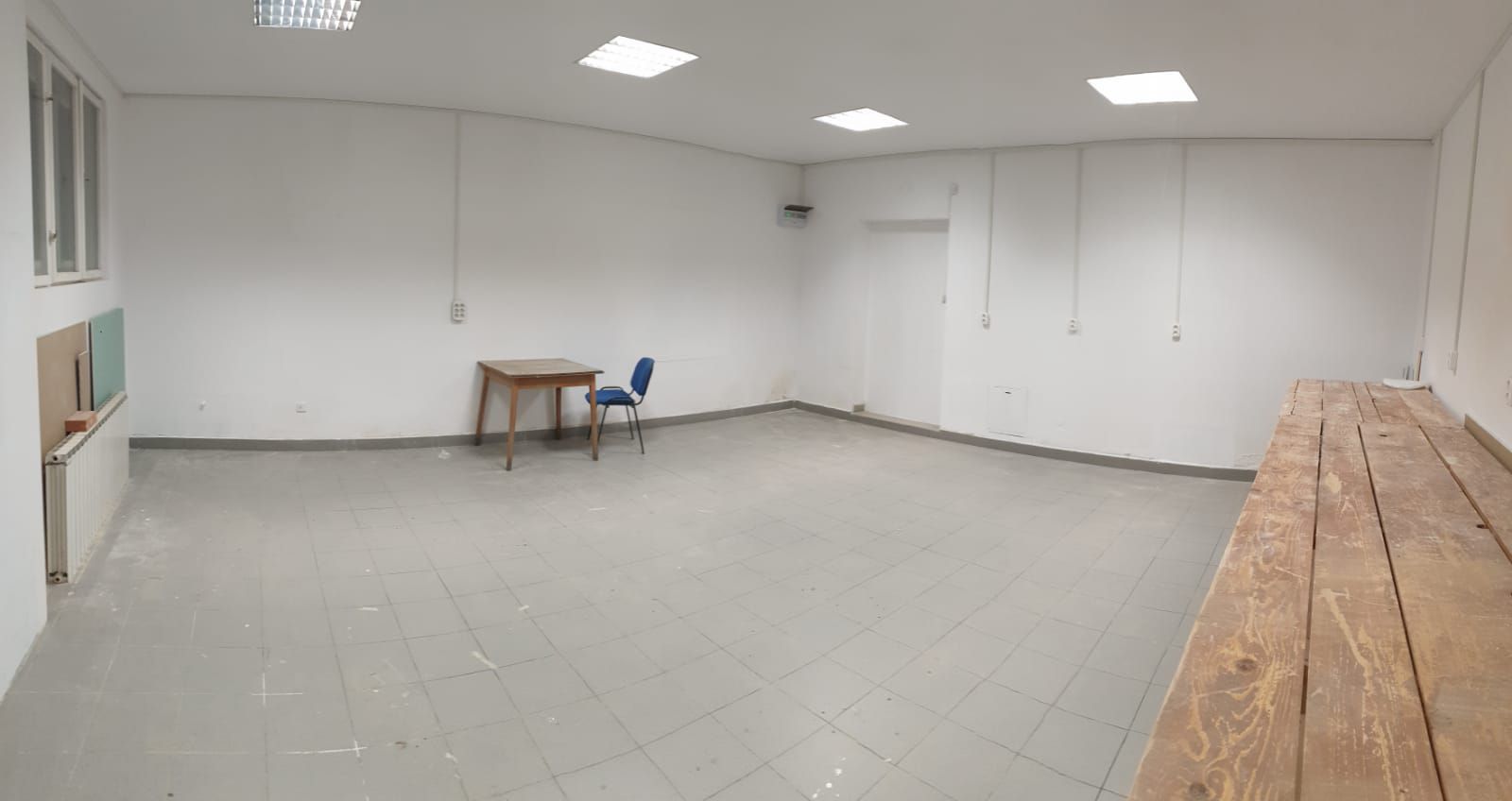 Boxă pentru service auto cu elevator — fotografia 4