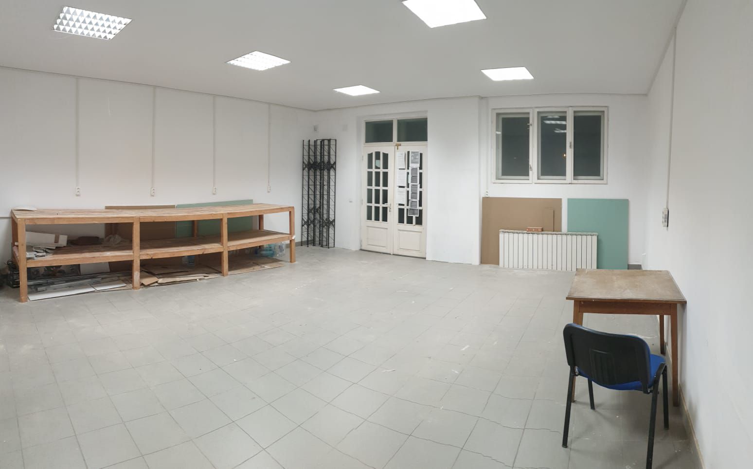 Boxă pentru service auto cu elevator — fotografia 5