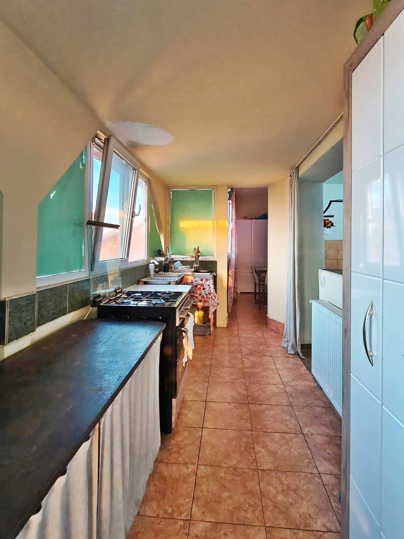 Apart. 3 camere, util 69 mp, parcare de domiciliu, zona Dacia, Oradea — fotografia 9