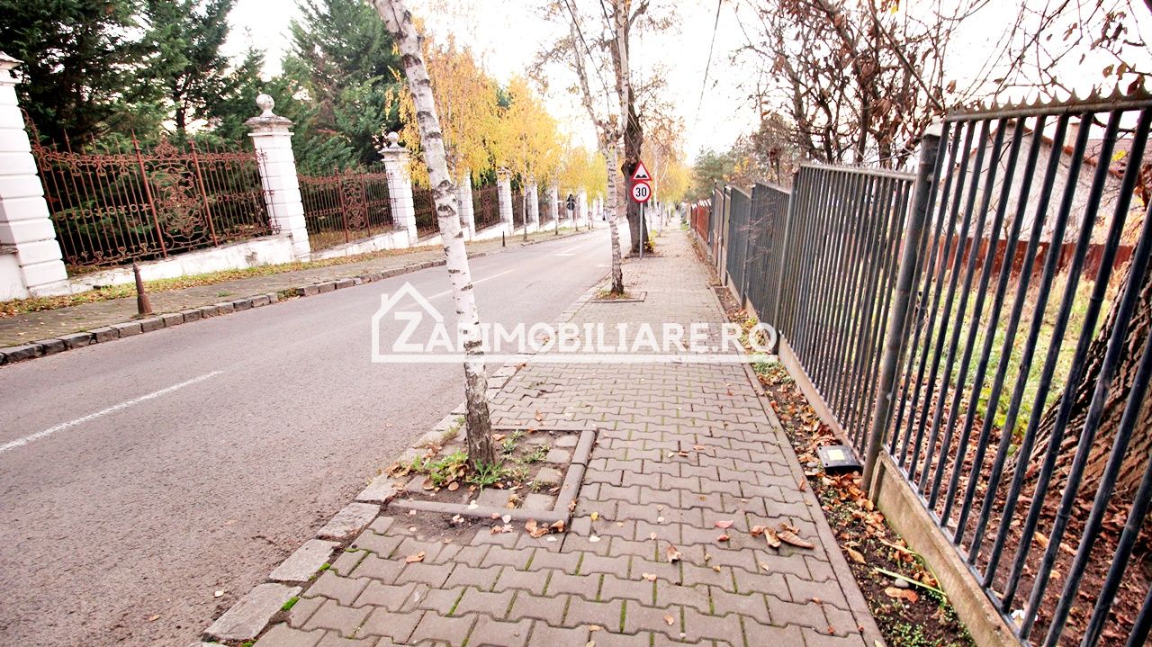 Casa zona Platou,1.001mp.teren,deschidere la 2 strazi,0%comi