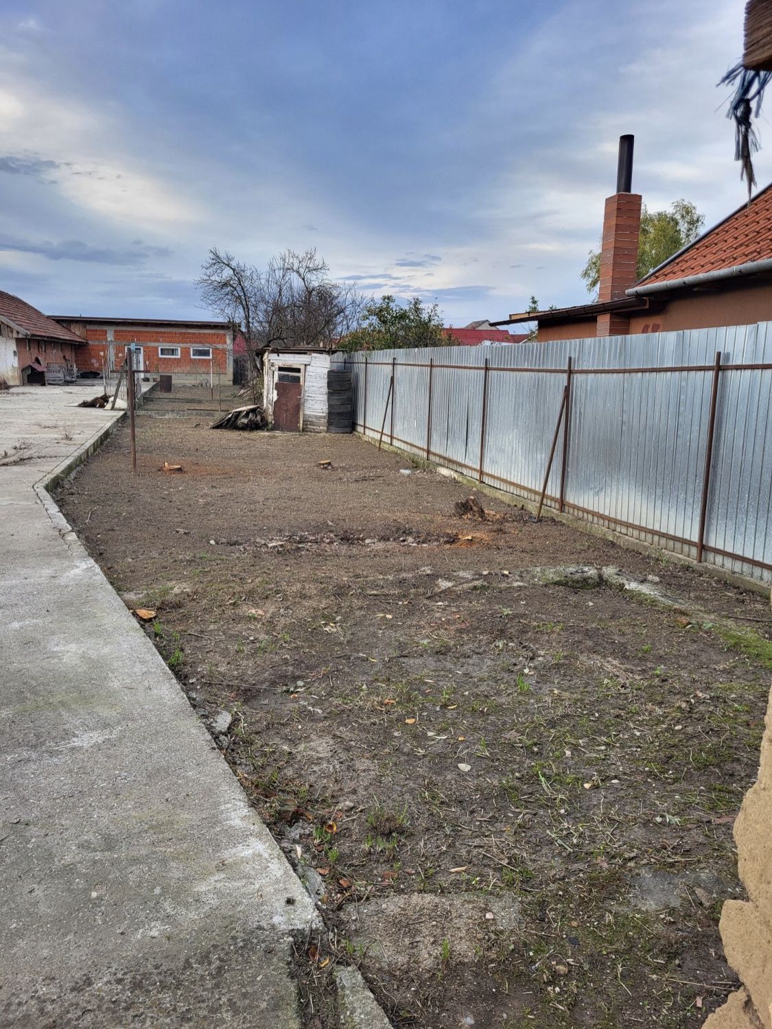 Vand casa in rosu 120mp — fotografia 5