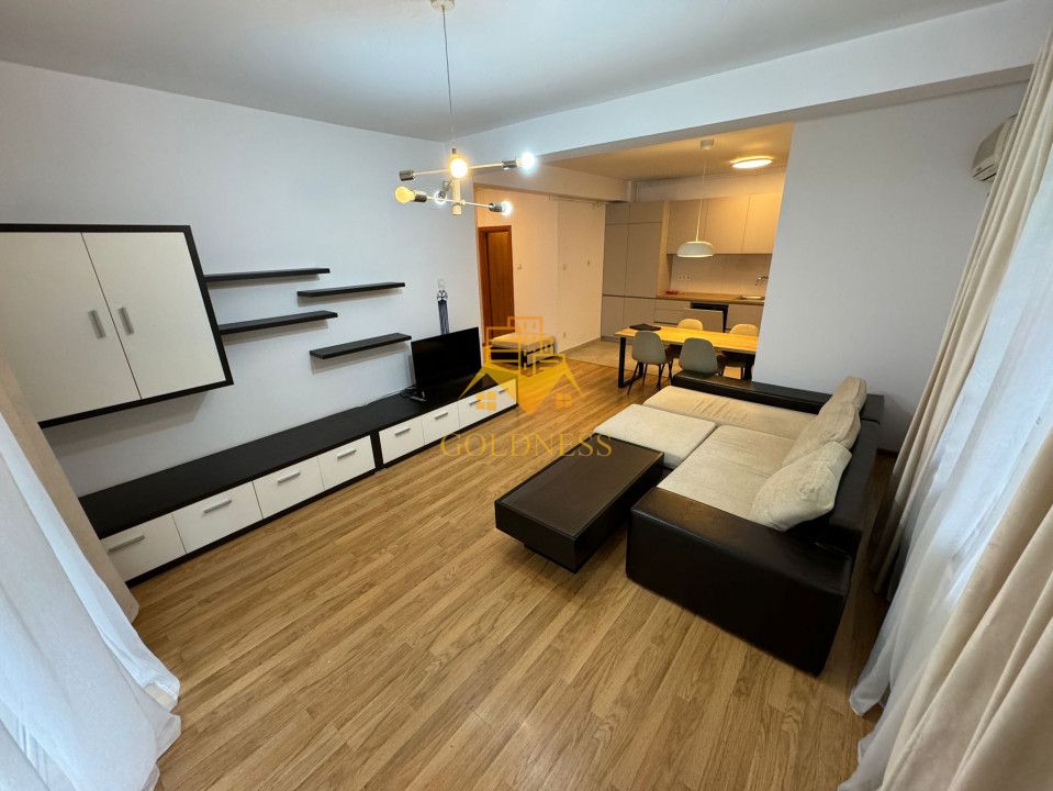 2 camere, Andrei Muresanu,Grand Hotel Italia, Trifoiului