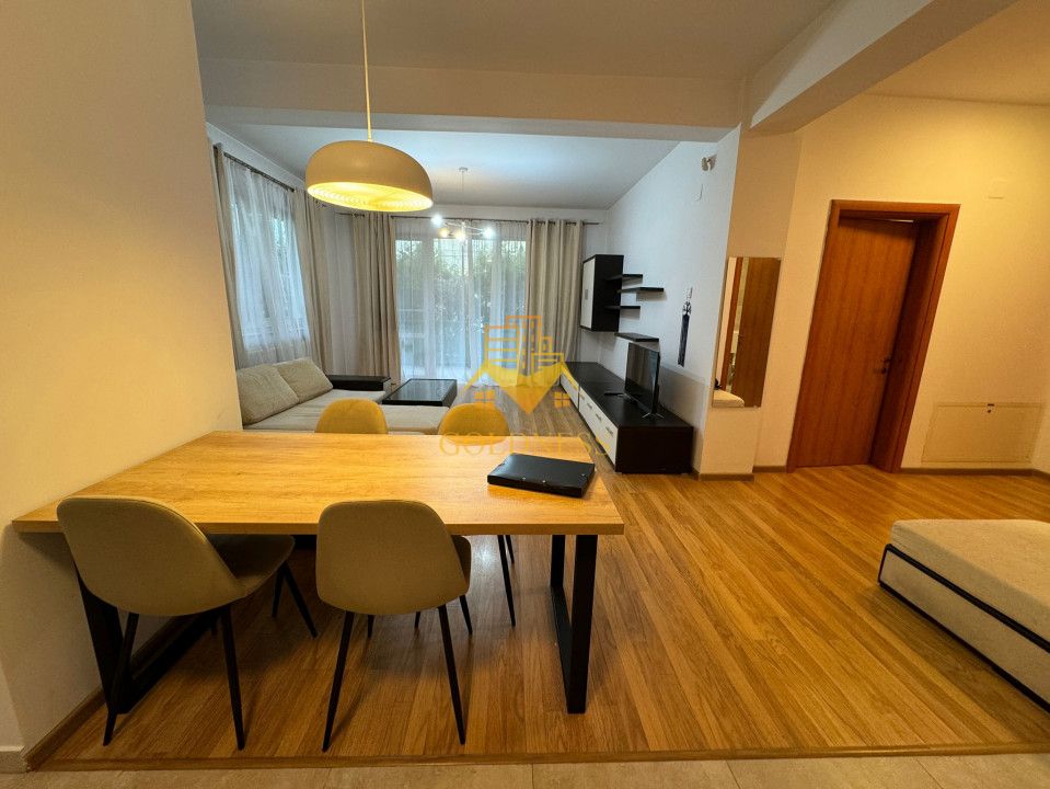 2 camere, Andrei Muresanu,Grand Hotel Italia, Trifoiului — fotografia 4