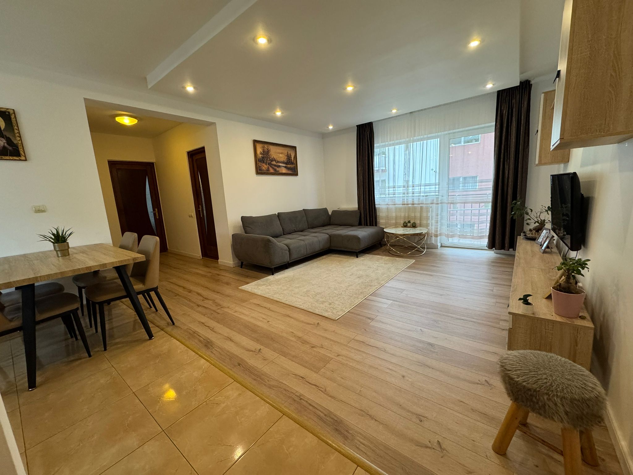 Apartament in Livada Meses, etajul 2+parcare.