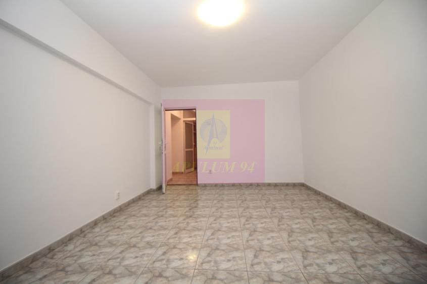Apartament cu 3 camere de vânzare Decebal adiacent — fotografia 3