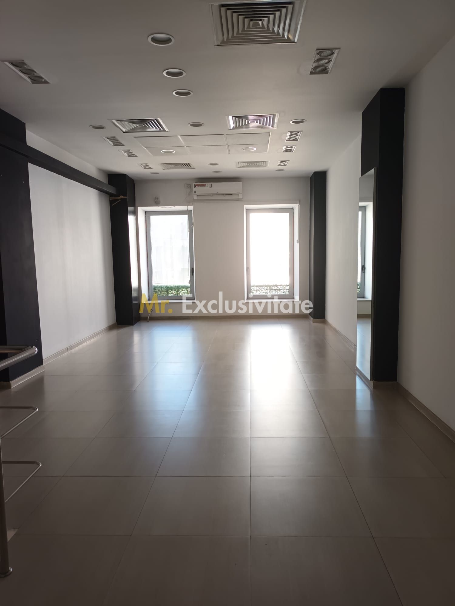 Spațiu comercial de închiriat în Craiova, zona Central — fotografia 4