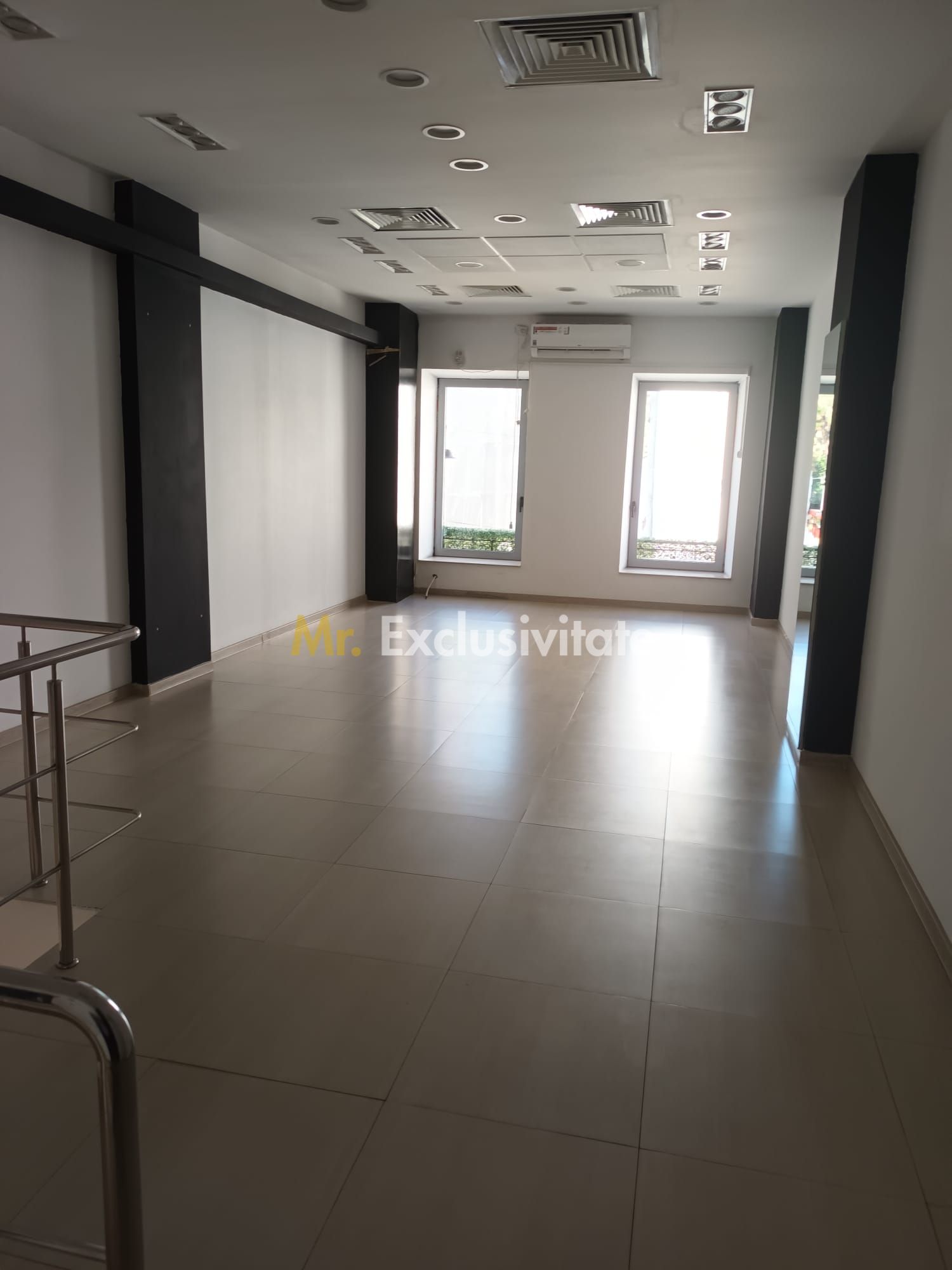 Spațiu comercial de închiriat în Craiova, zona Central — fotografia 5