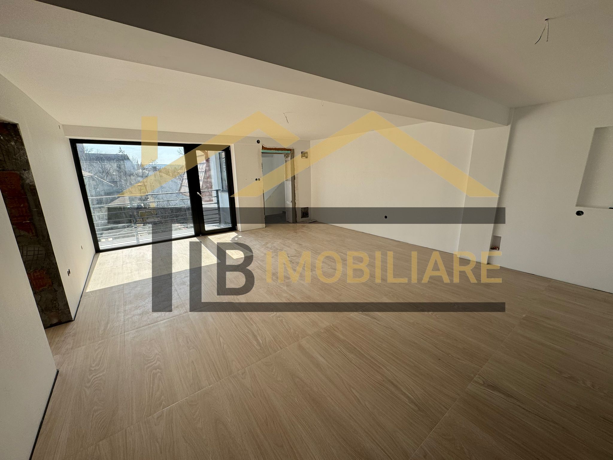 Apartament cu 3 camere, 107 mp, parcare, Zona Bulevardul Cetatii