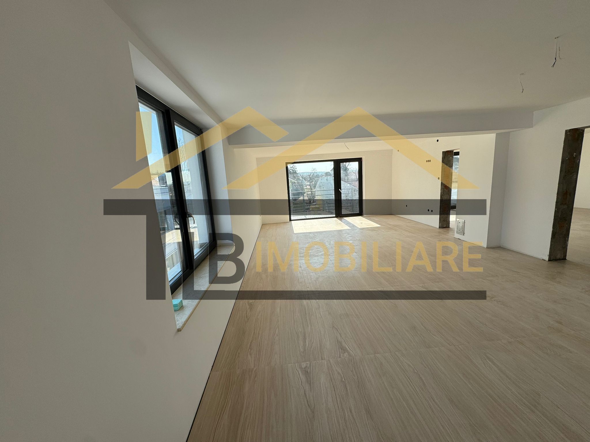 Apartament cu 3 camere, 107 mp, parcare, Zona Bulevardul Cetatii — fotografia 3