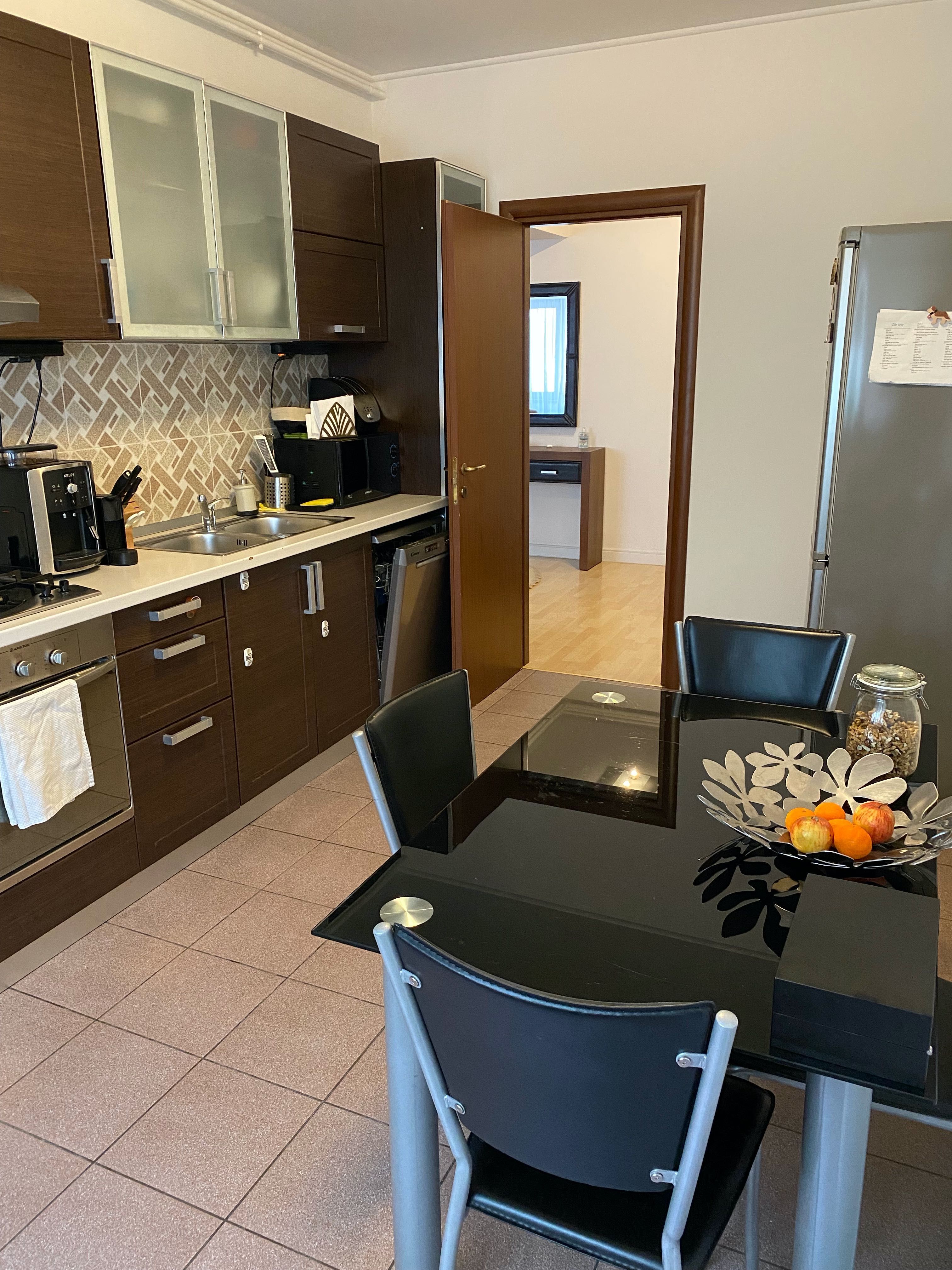 Inchiriere apartament 3 camere zona Mall Vitan — fotografia 4