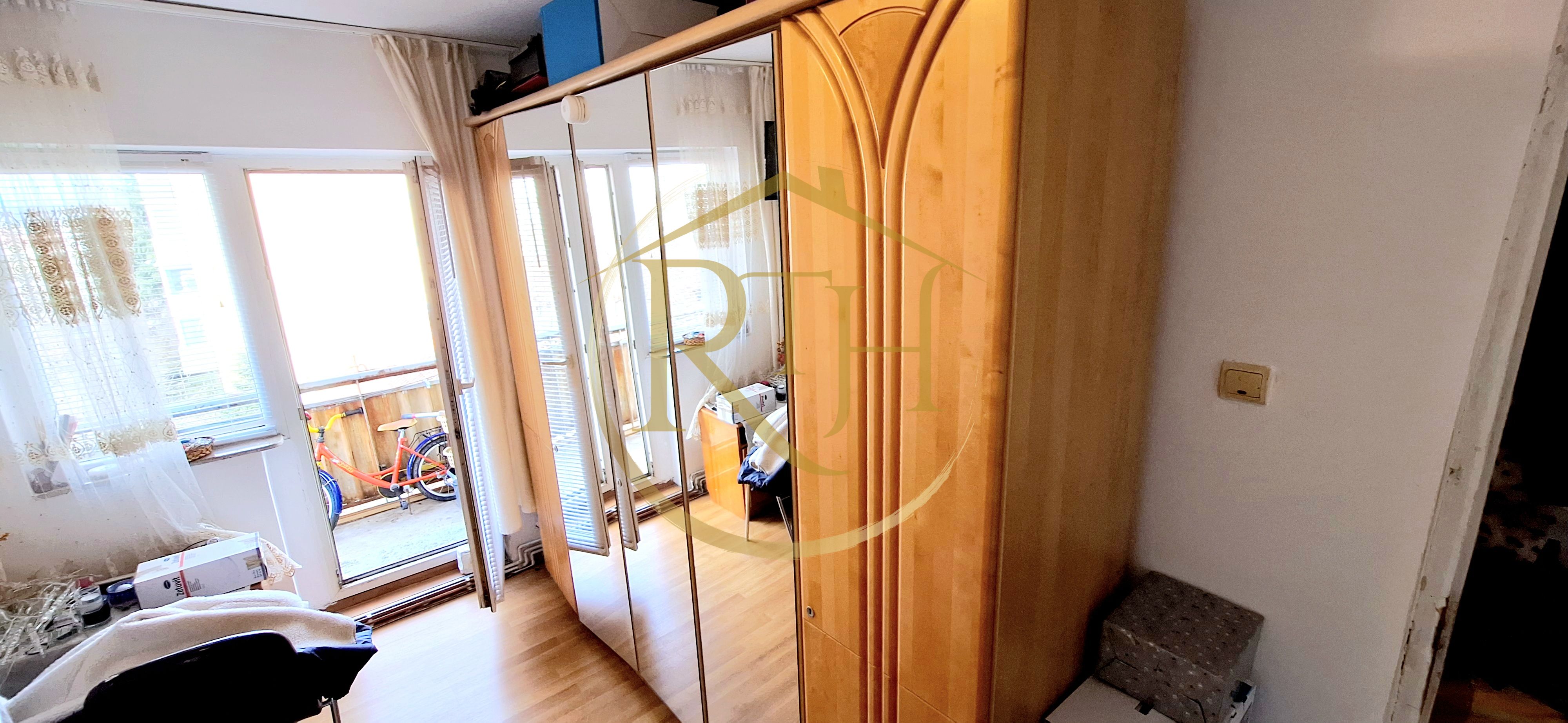 Oferim spre vanzare, Apartament cu 3 camere, Girocului, Sp. Judetean — fotografia 3