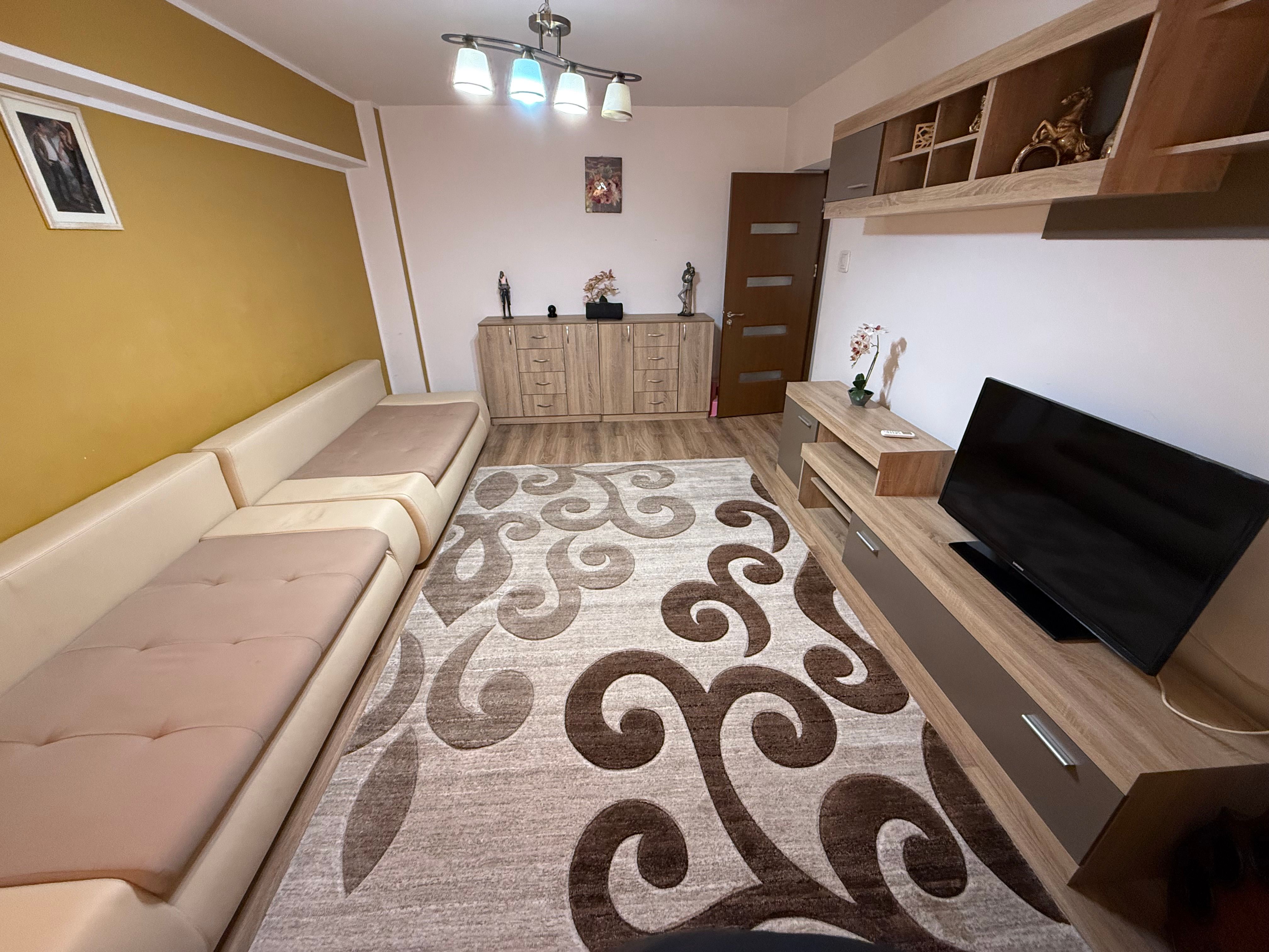 Apartament 2 camere renovat/mobilat/utilat , cu vedere către munte ! — fotografia 5